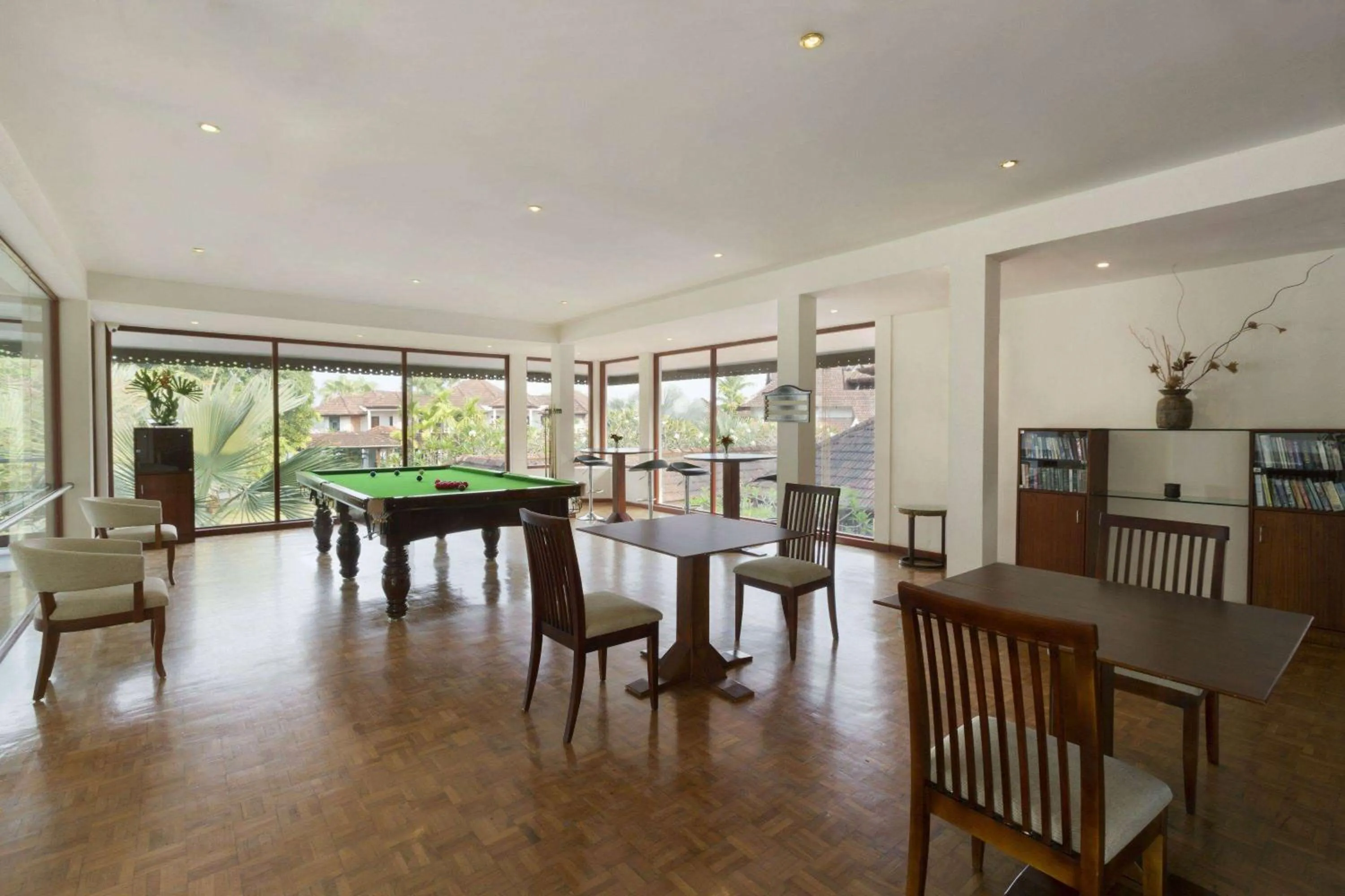 Lounge or bar in Ramada Resort by Wyndham Kochi