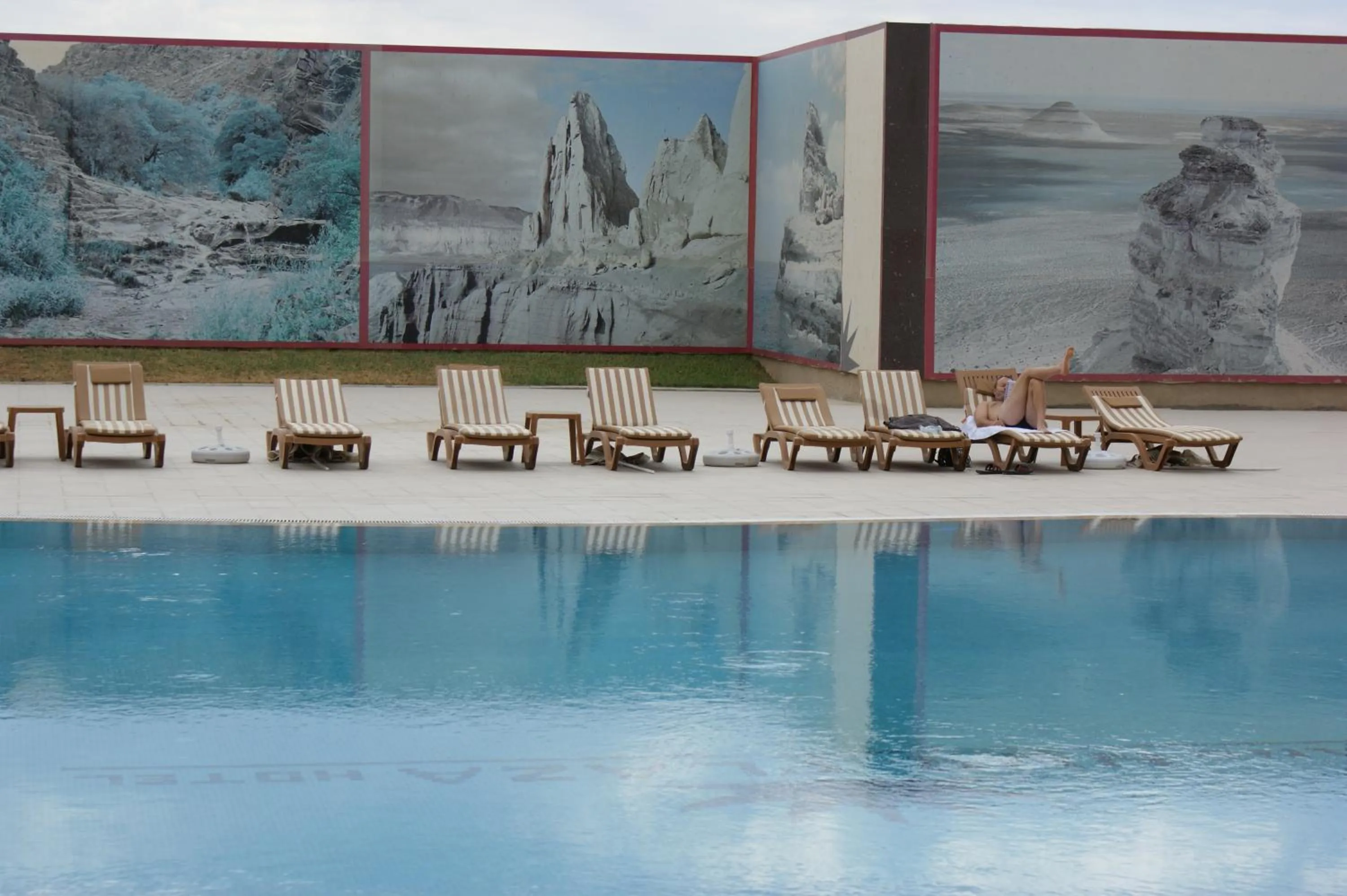 Swimming pool in Grand Nur Plaza Hotel