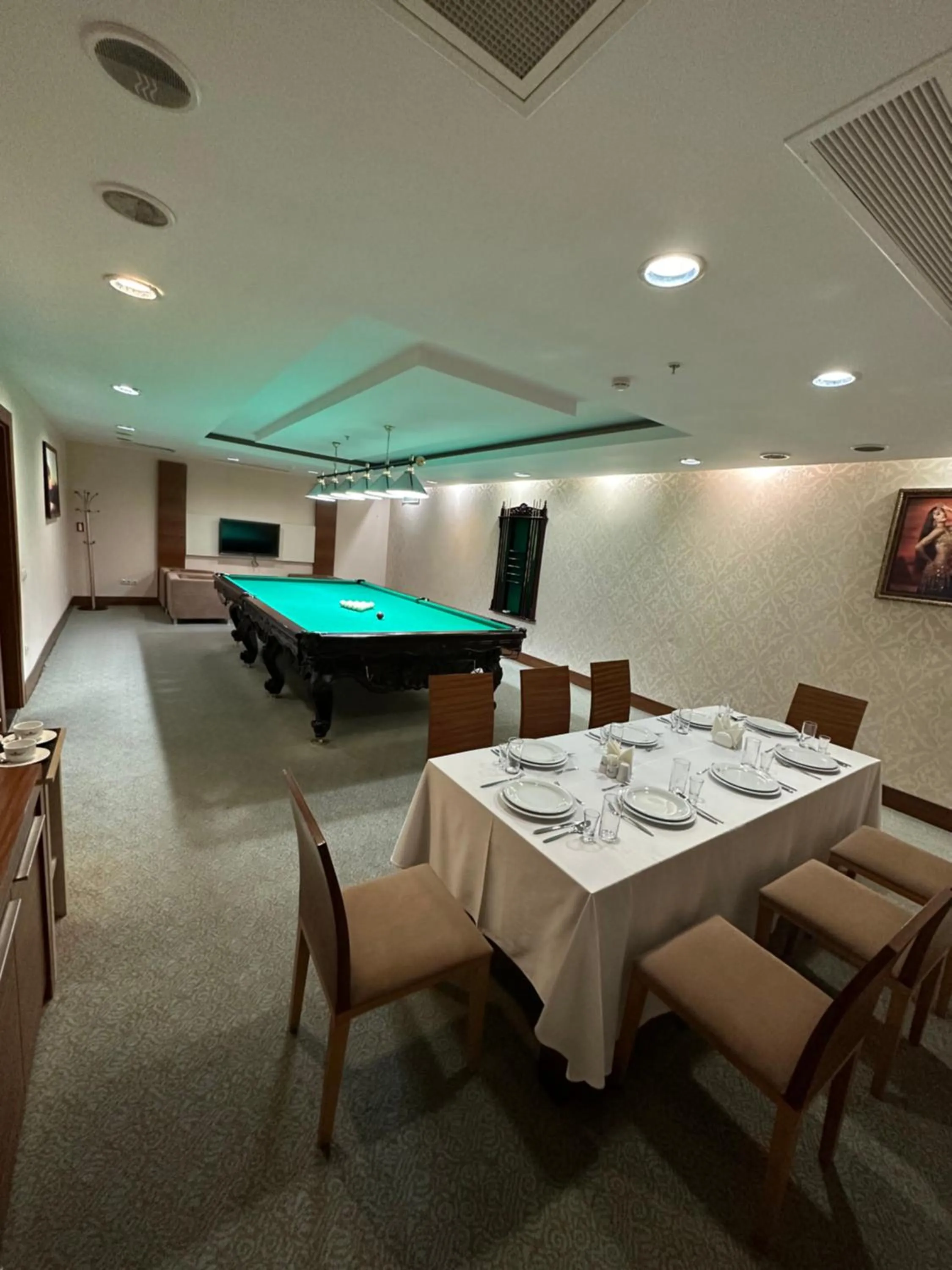 Billiard in Grand Nur Plaza Hotel