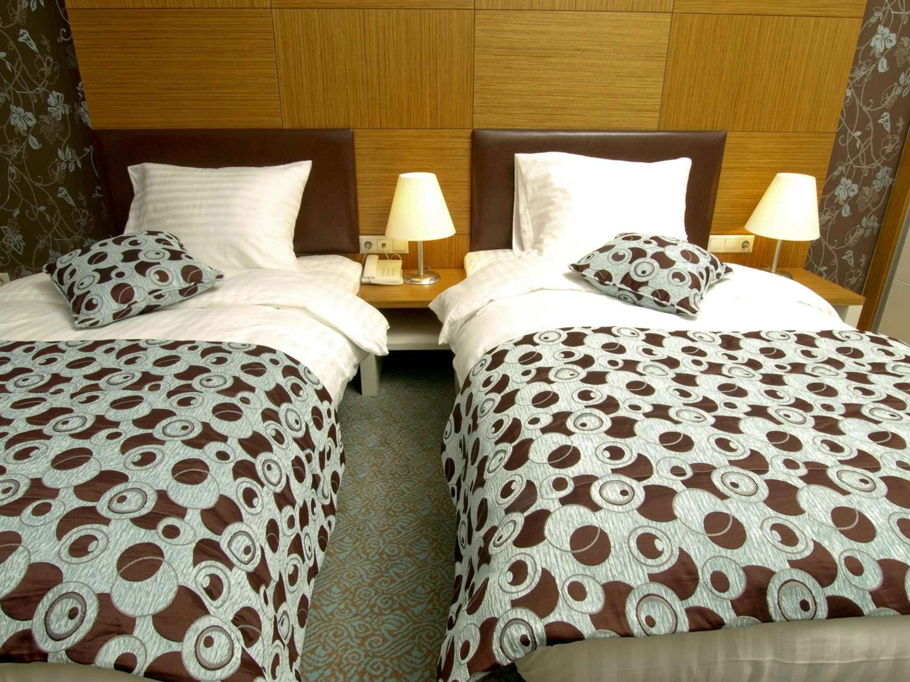 Shower in Grand Nur Plaza Hotel