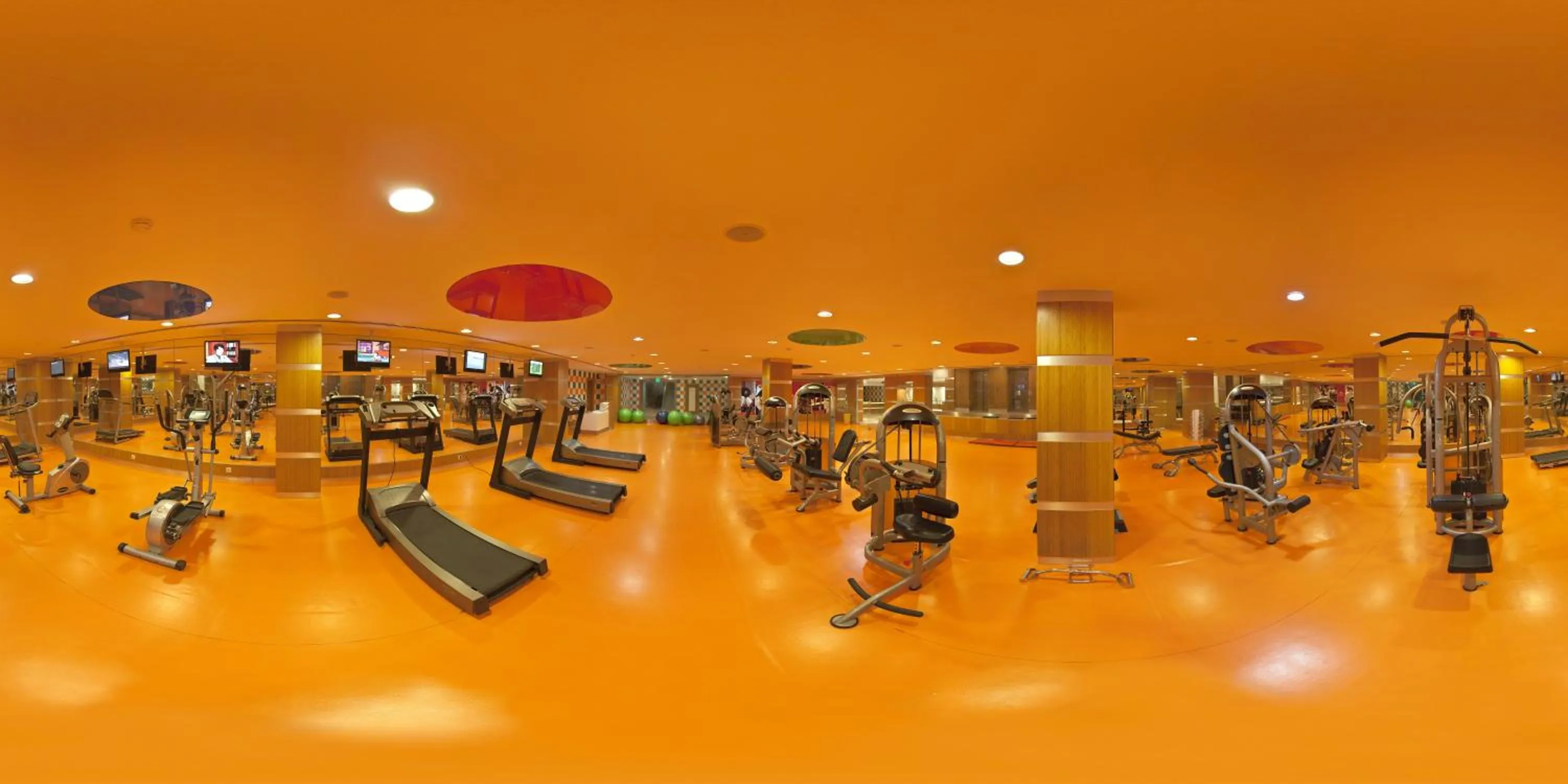 Fitness centre/facilities in Grand Nur Plaza Hotel