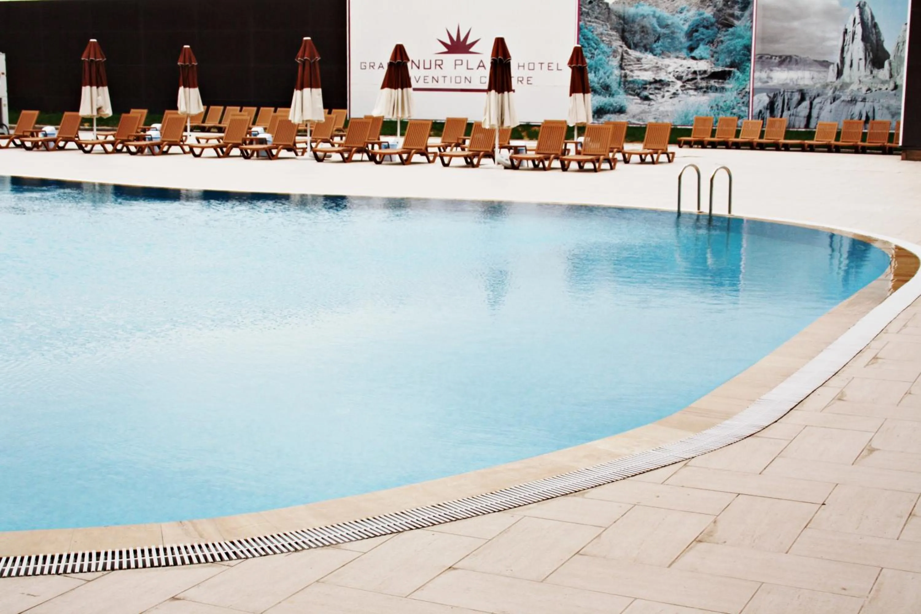 Day in Grand Nur Plaza Hotel