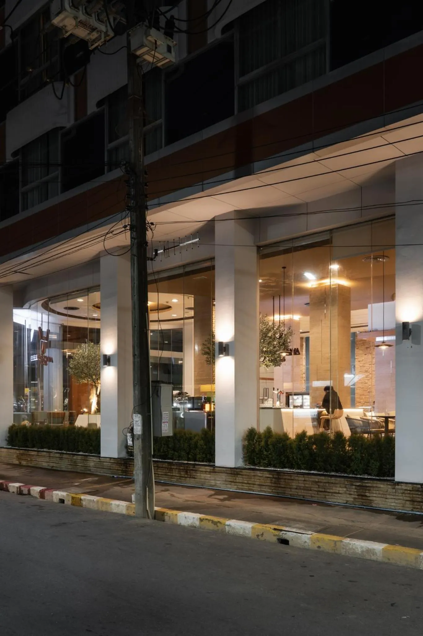 Golden Crown Grand Hotel