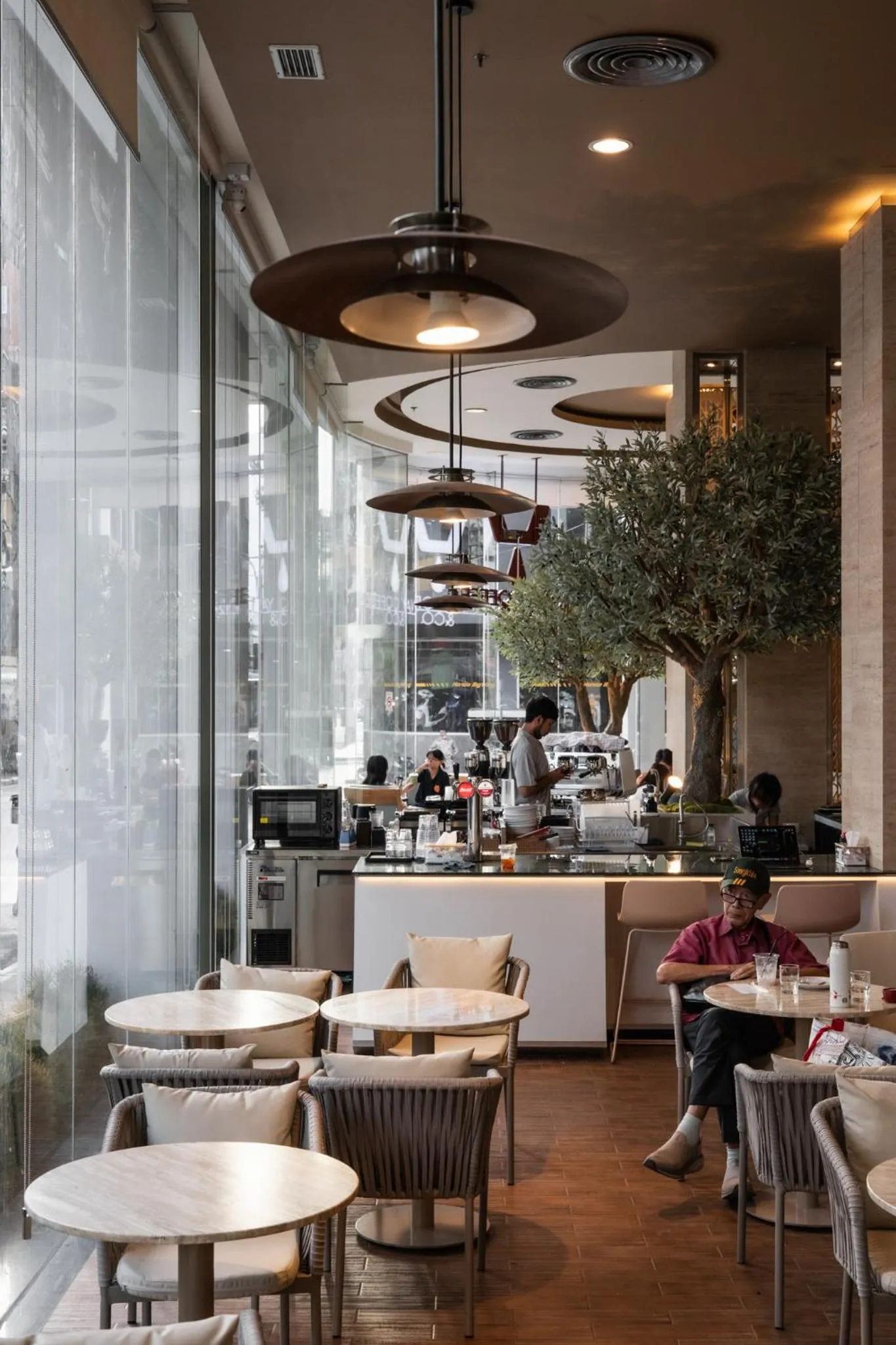 Golden Crown Grand Hotel