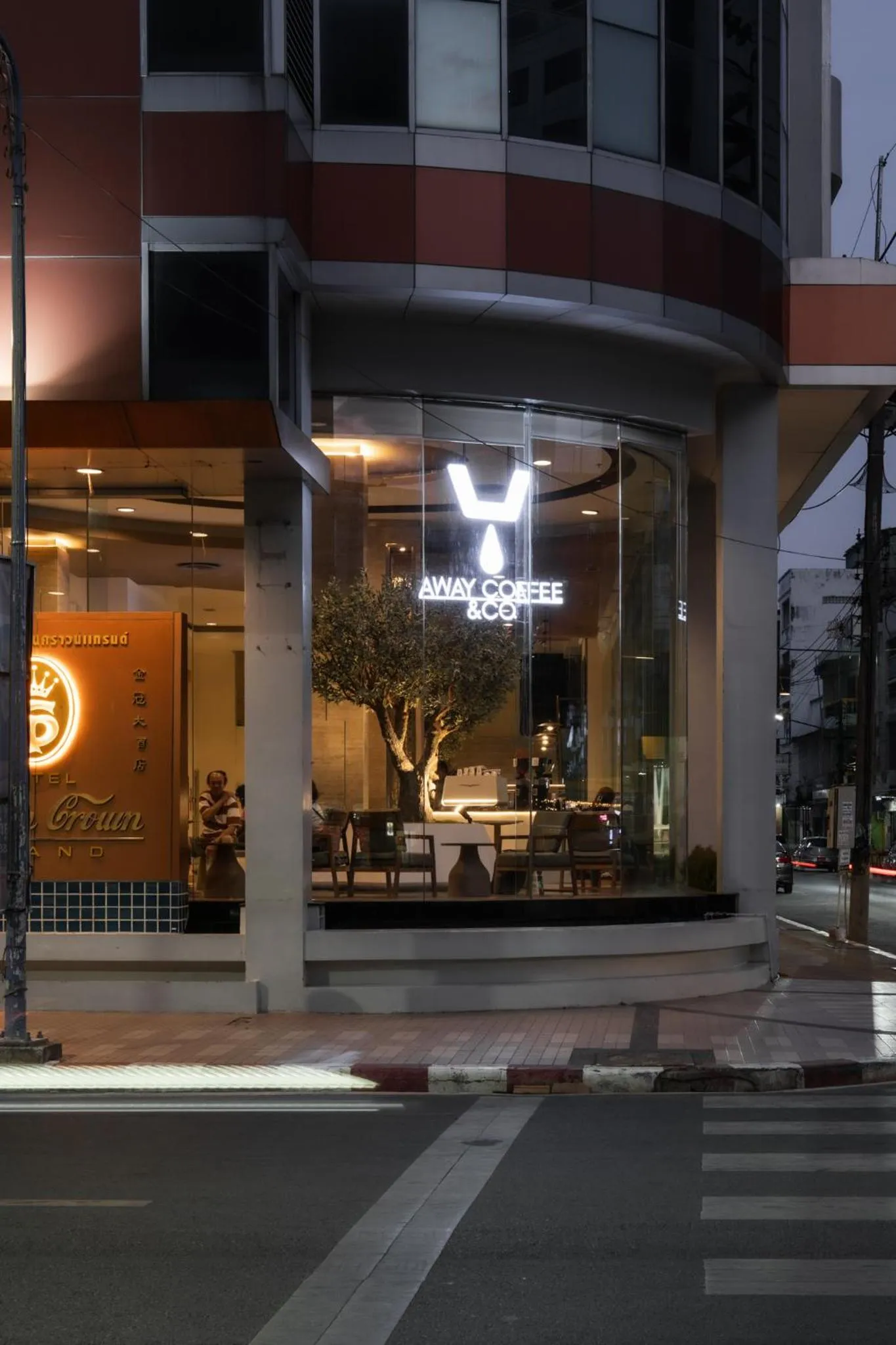 Golden Crown Grand Hotel