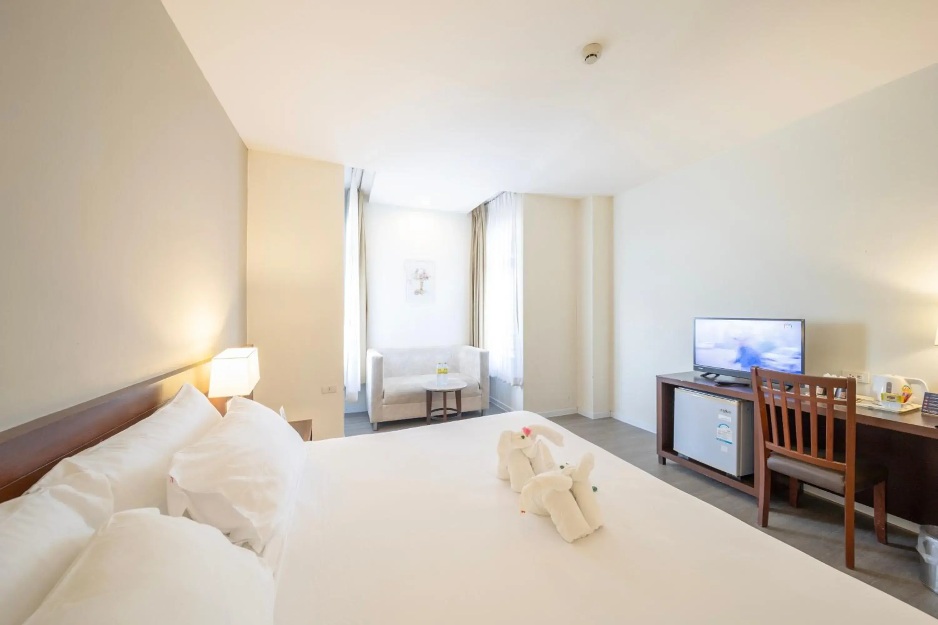 Bed in Golden Crown Grand Hotel Bed in Golden Crown Grand Hotel