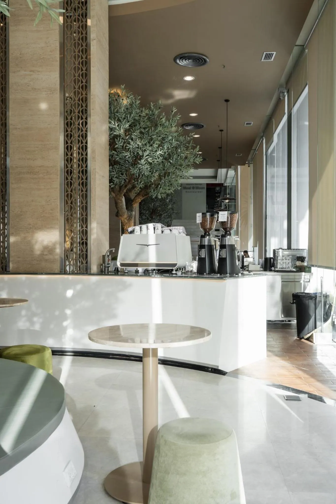 Golden Crown Grand Hotel