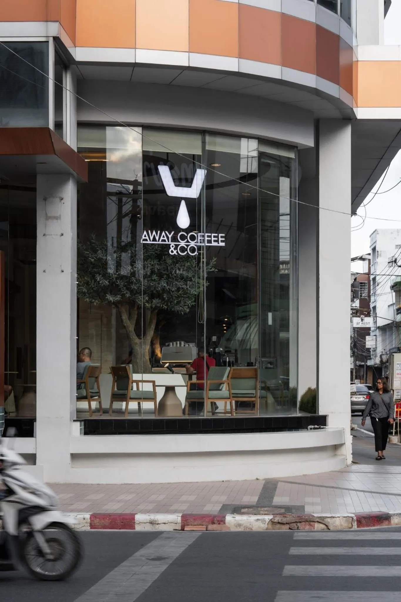 Golden Crown Grand Hotel