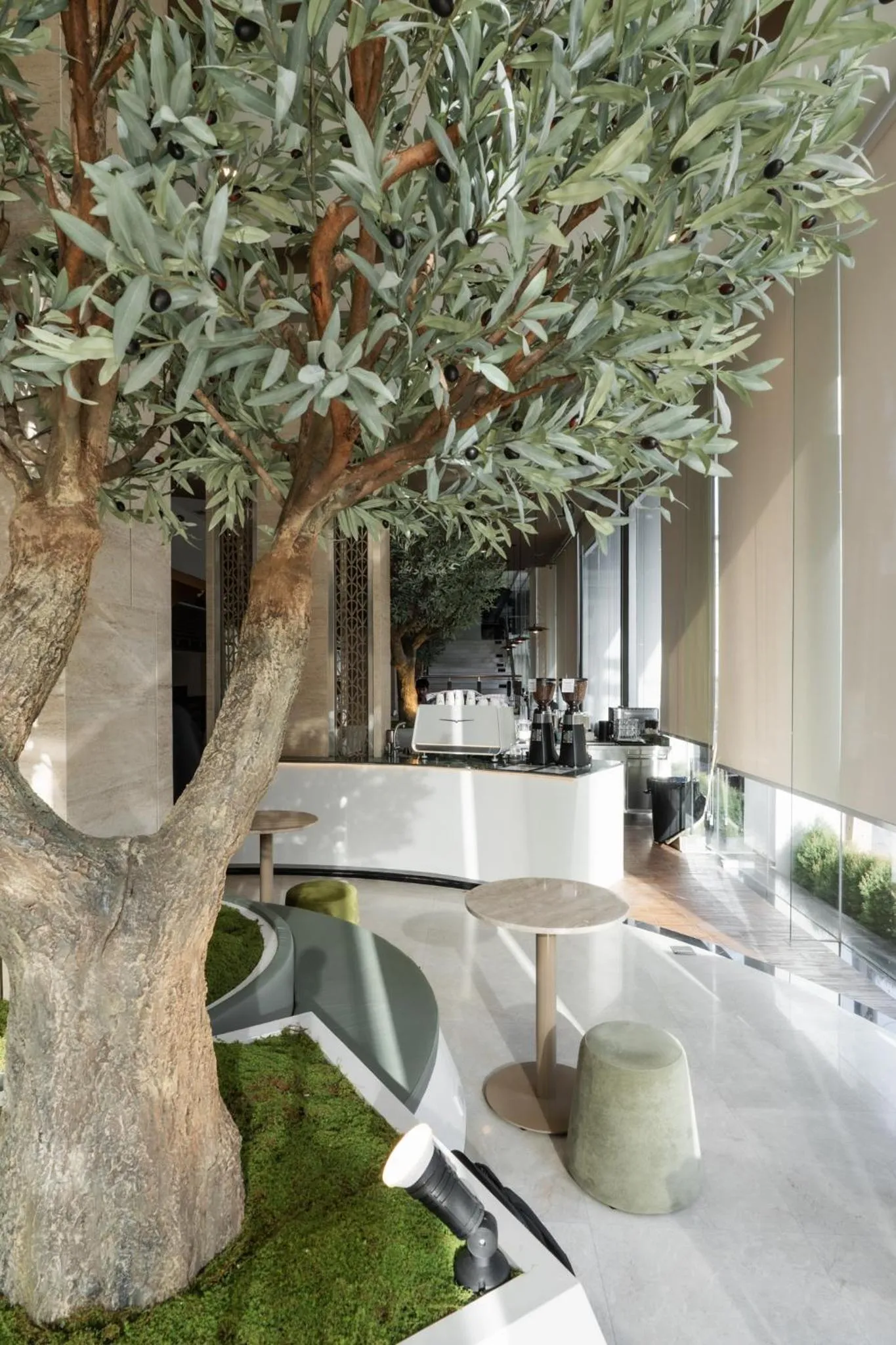 Golden Crown Grand Hotel