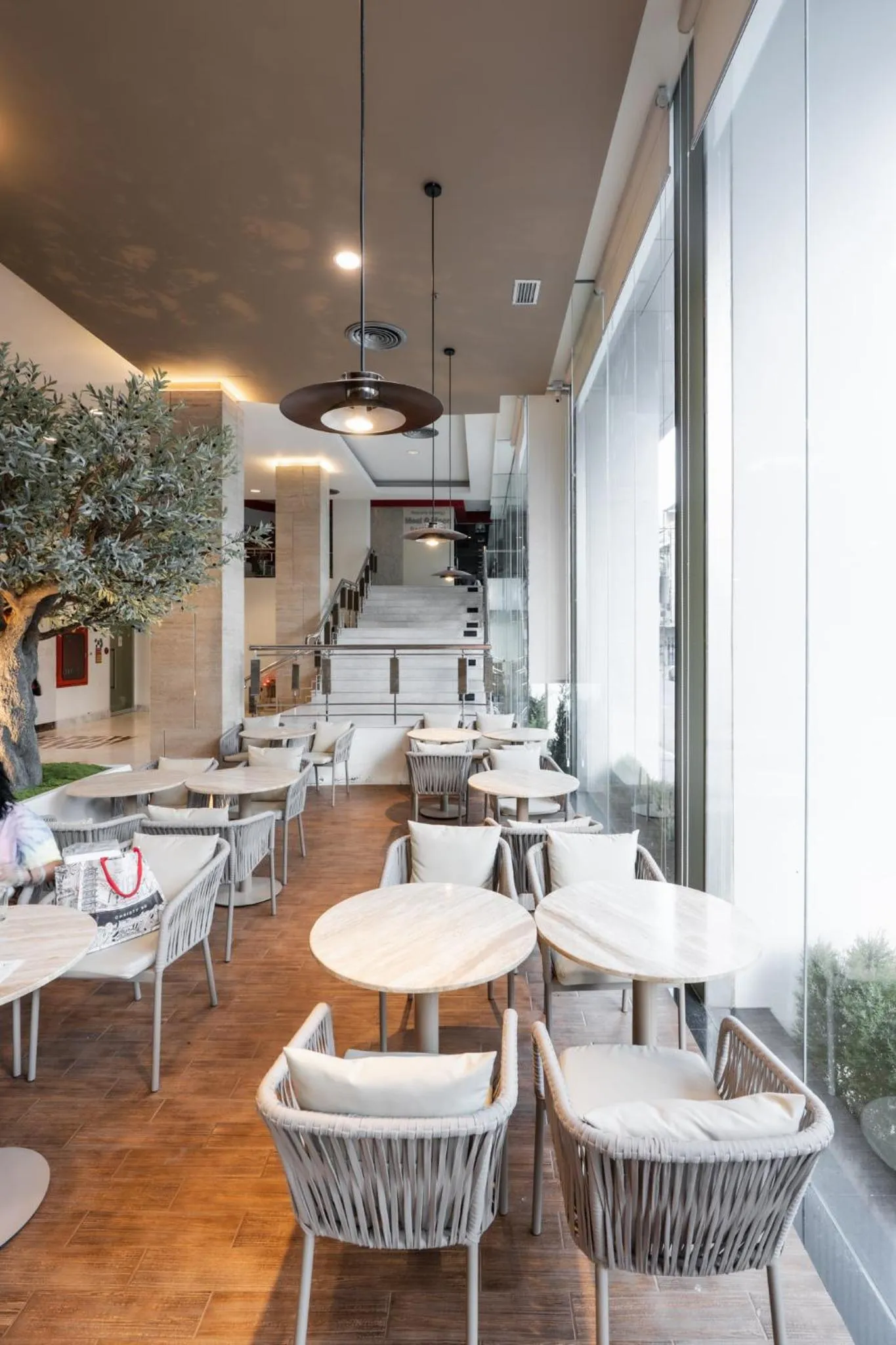 Golden Crown Grand Hotel