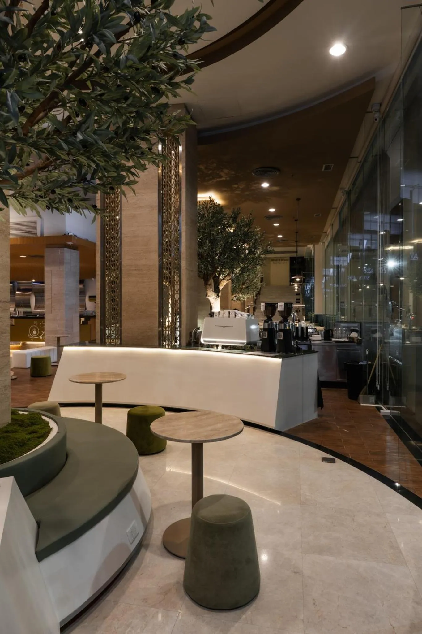 Golden Crown Grand Hotel