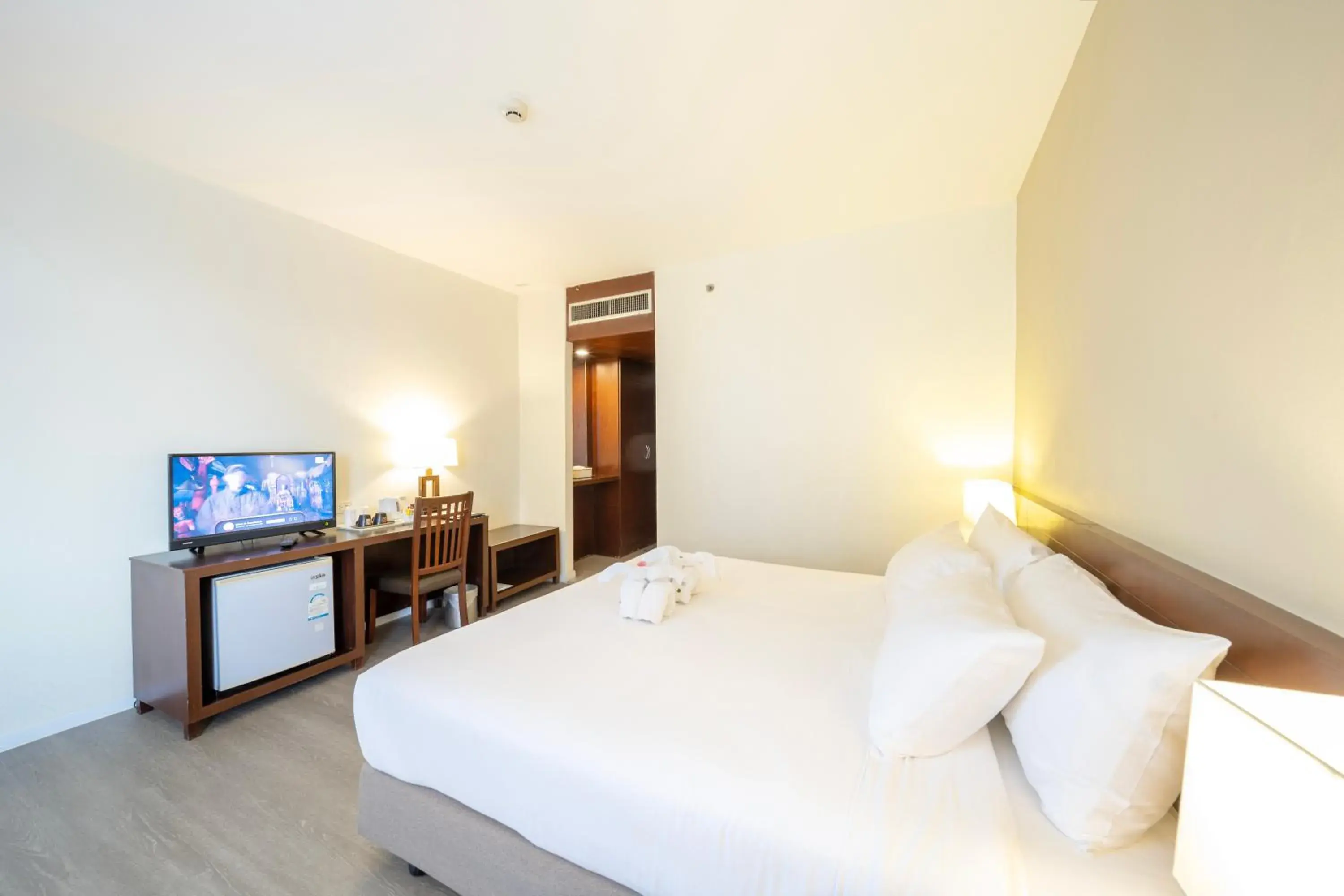 Bed in Golden Crown Grand Hotel Bed in Golden Crown Grand Hotel