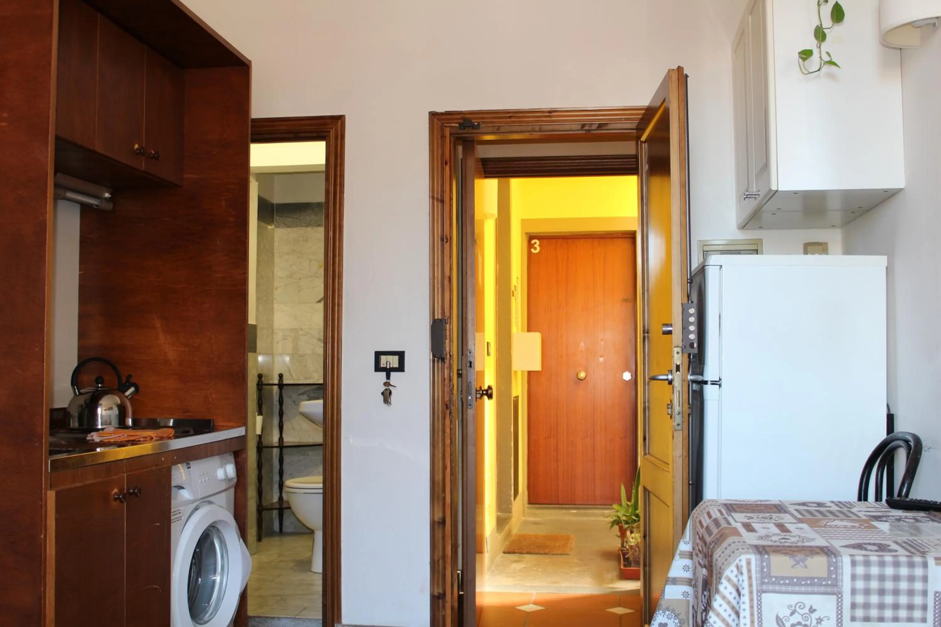 Kitchen/Kitchenette in Max Apartments