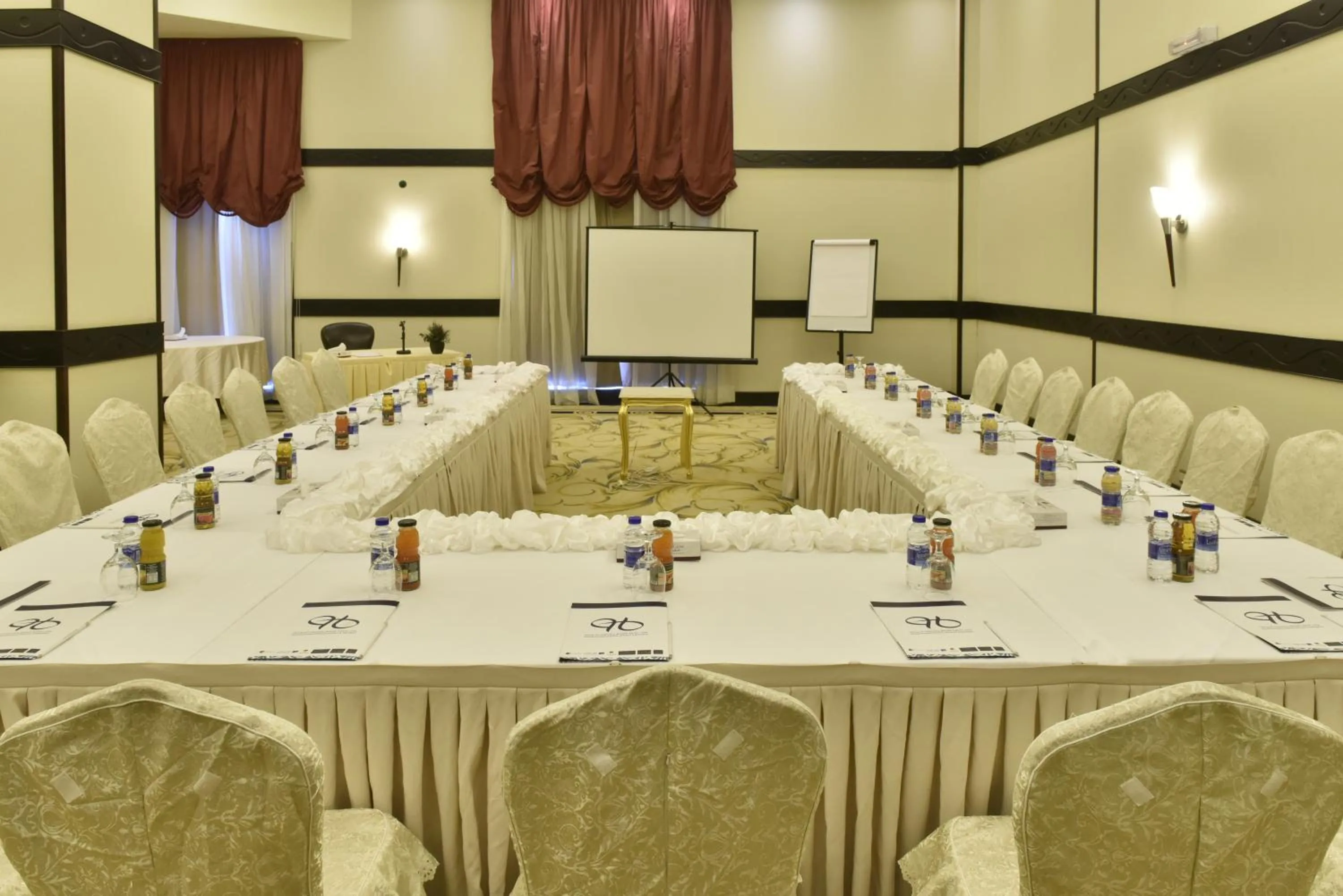 Meeting/conference room in Awaliv Hotel