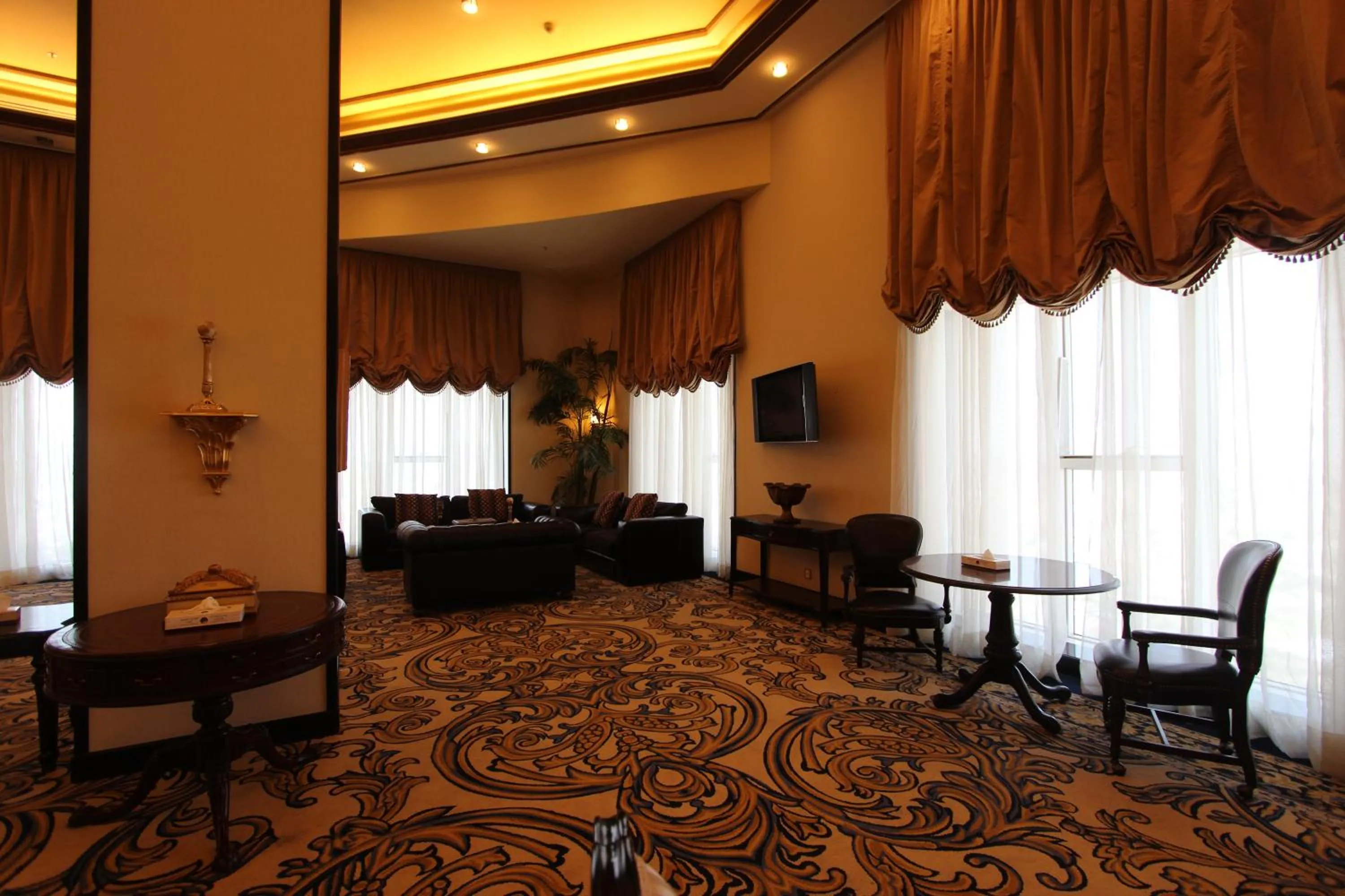 Business facilities in Awaliv Hotel