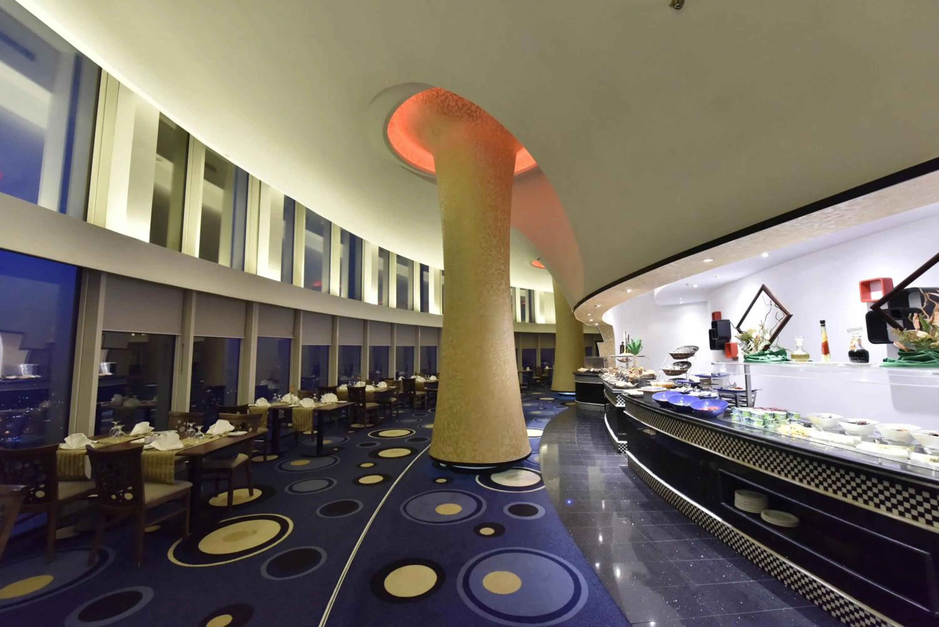 Restaurant/places to eat in Awaliv Hotel