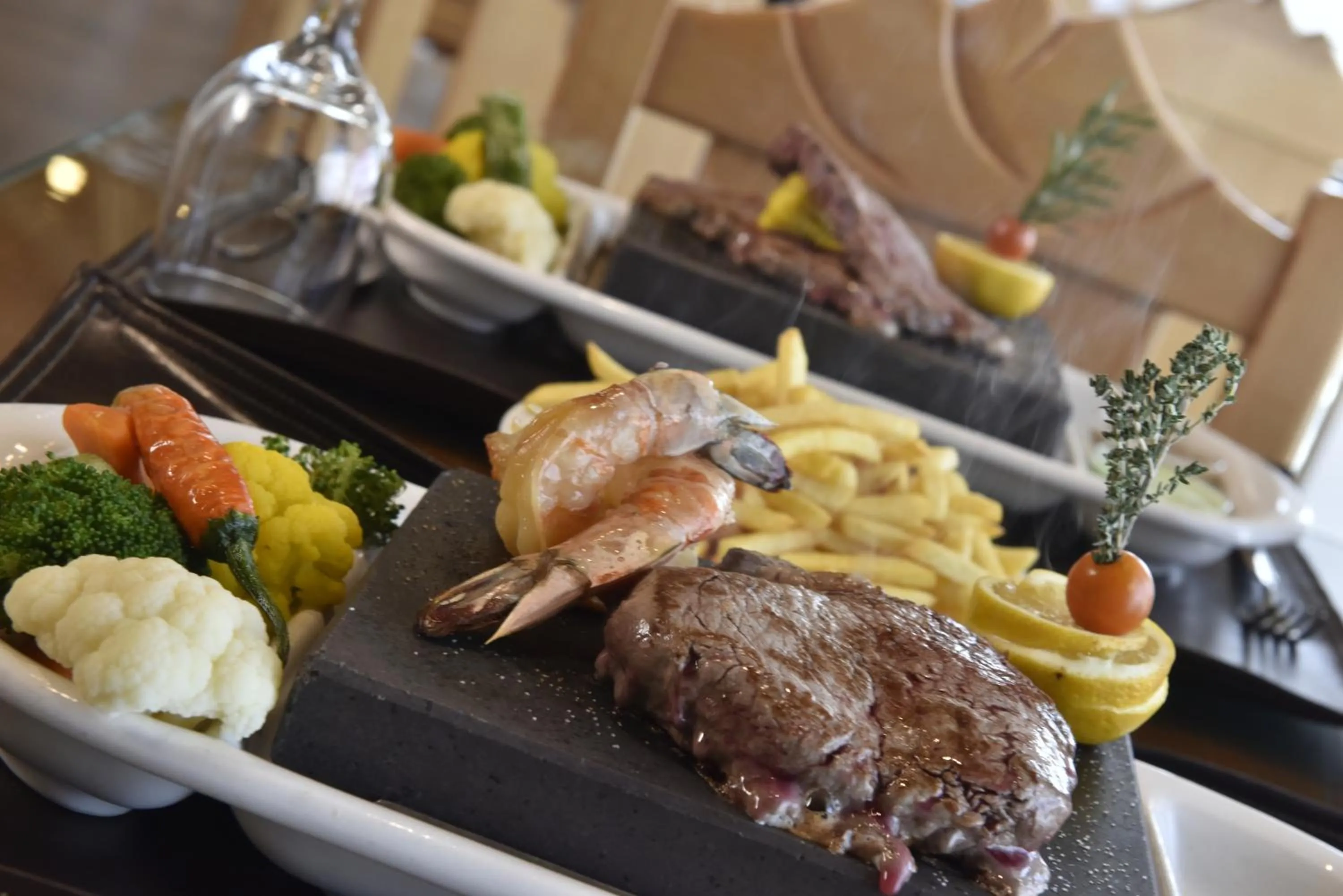 Restaurant/places to eat in Awaliv Hotel