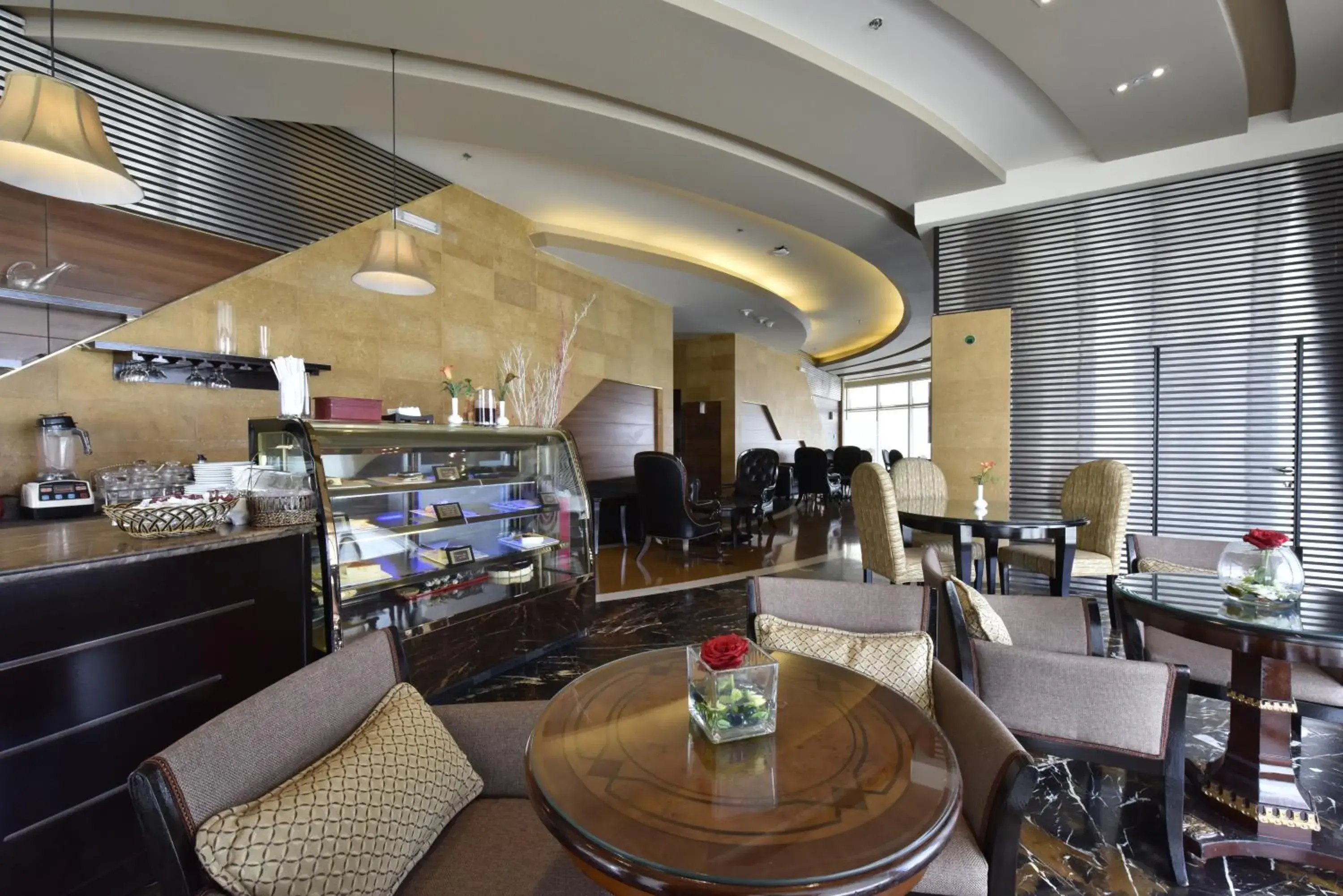 Restaurant/places to eat in Awaliv Hotel Restaurant/places to eat in Awaliv Hotel