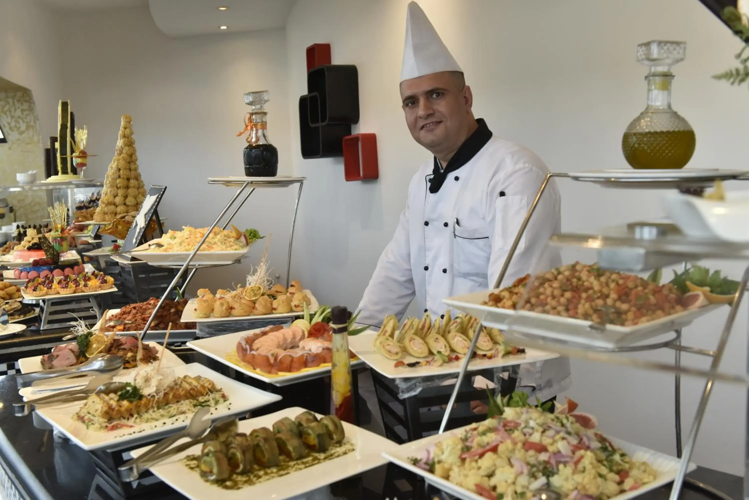 Restaurant/places to eat in Awaliv Hotel Restaurant/places to eat in Awaliv Hotel