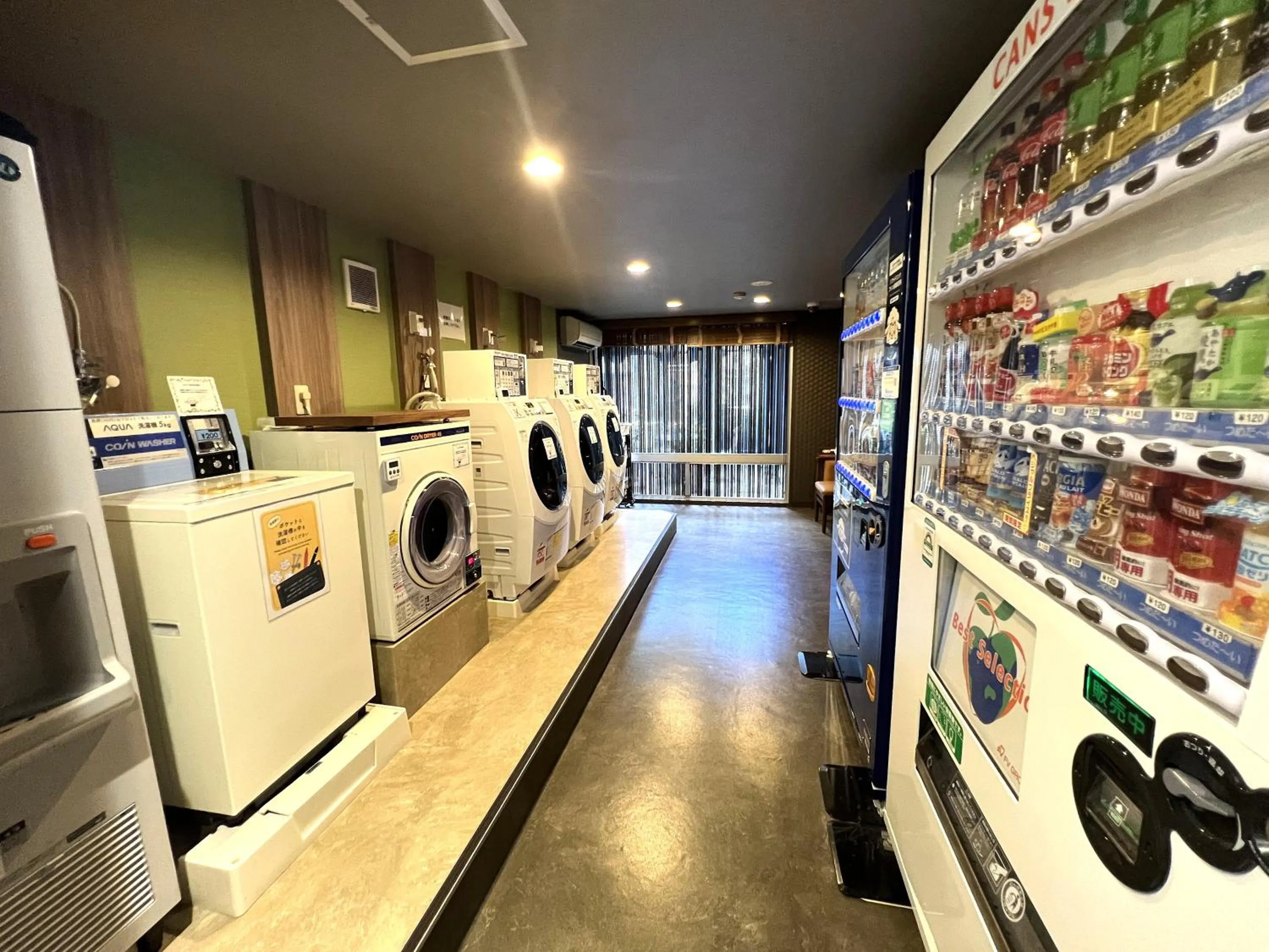 vending machine in Hotel Route-Inn Shinagawa-Oimachi