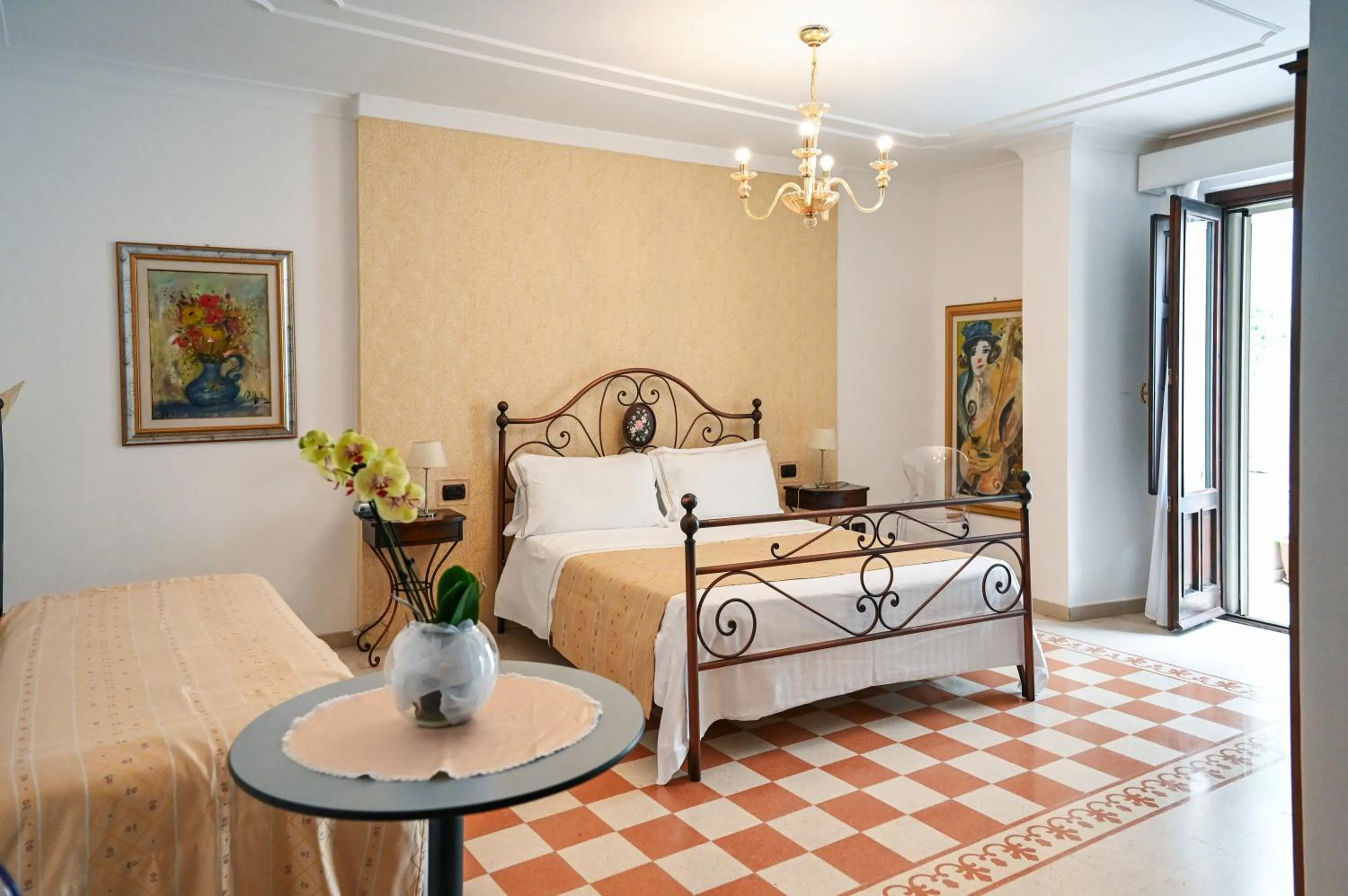 Bed in Hotel Palazzo Krataiis