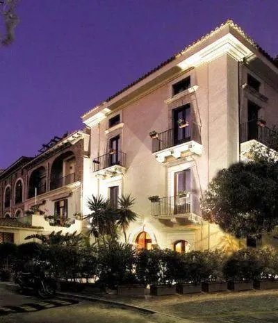Property building in Hotel Palazzo Krataiis