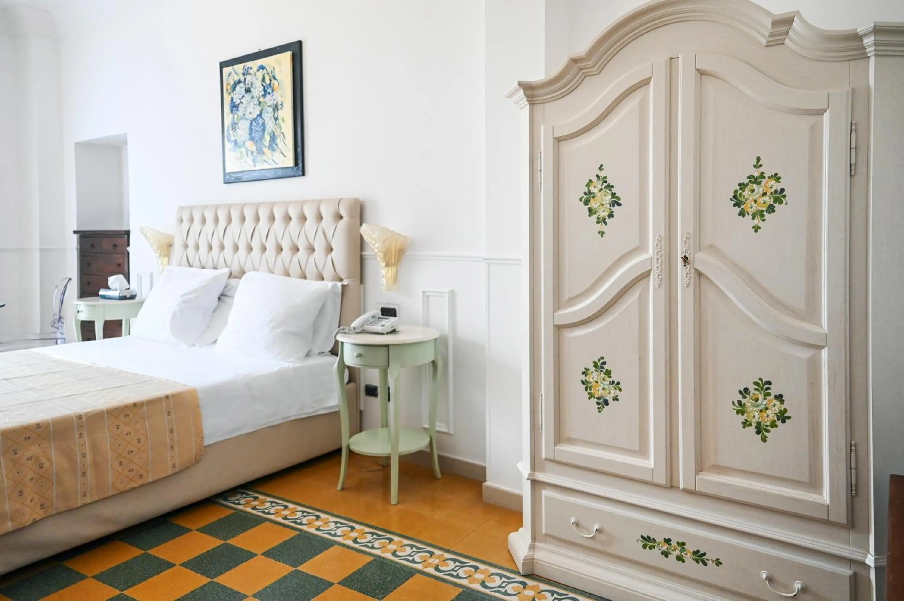 Bed in Hotel Palazzo Krataiis