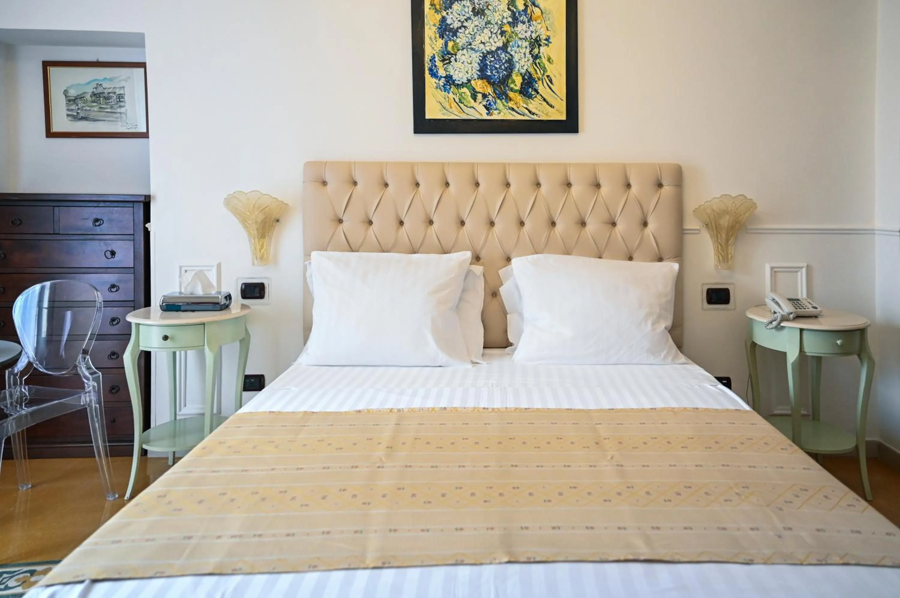 Bed in Hotel Palazzo Krataiis