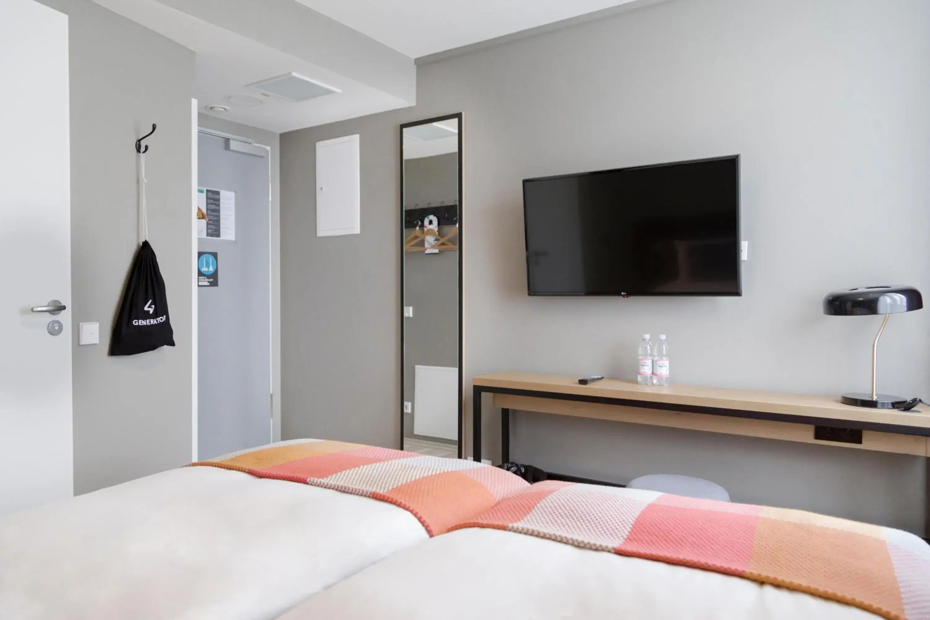 TV and multimedia, Bed in Generator Hamburg TV and multimedia, Bed in Generator Hamburg