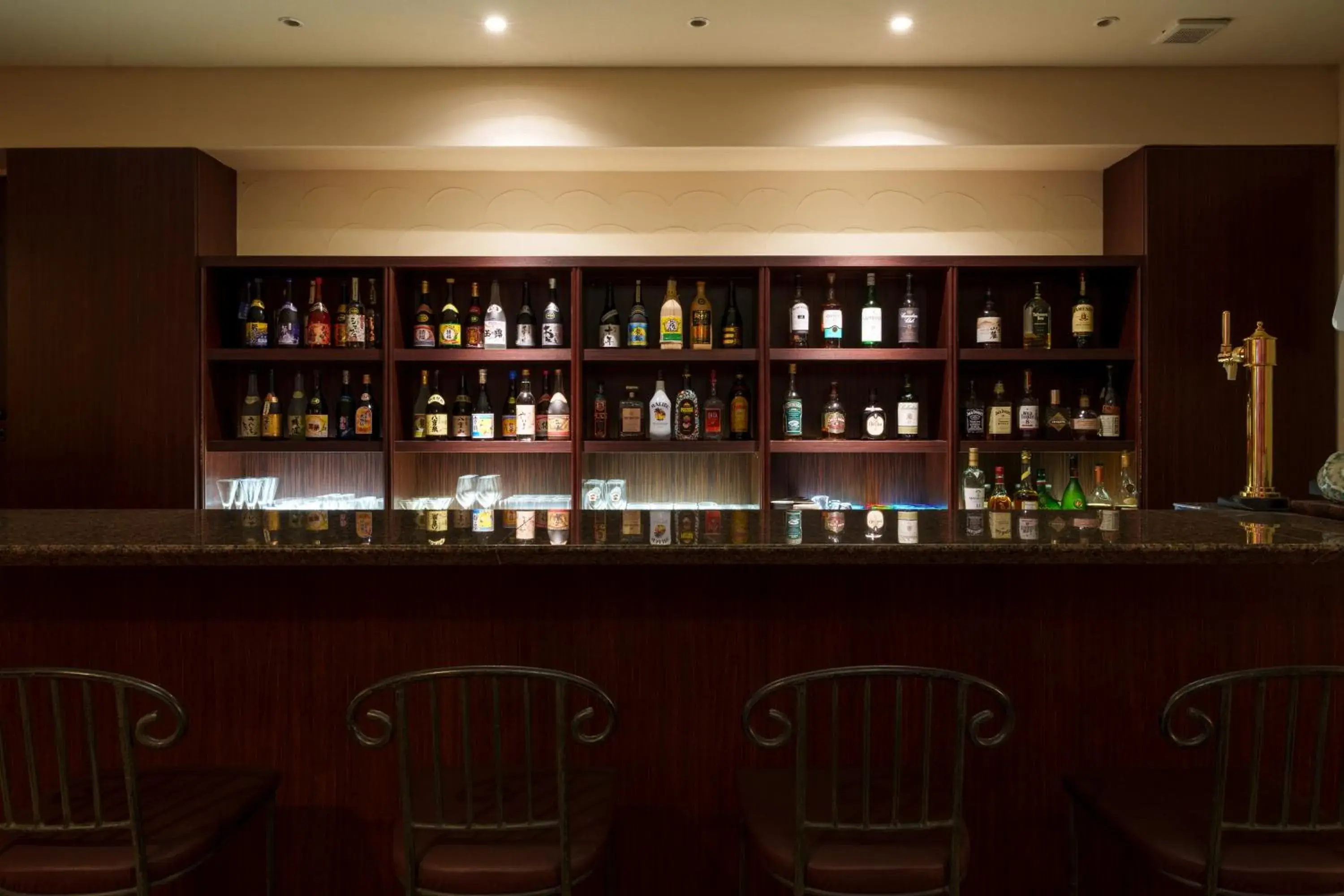 Lounge or bar in GRANDVRIORESORT ISHIGAKIJIMA Ocean's Wing & Villa Garden Lounge or bar in GRANDVRIORESORT ISHIGAKIJIMA Ocean's Wing & Villa Garden