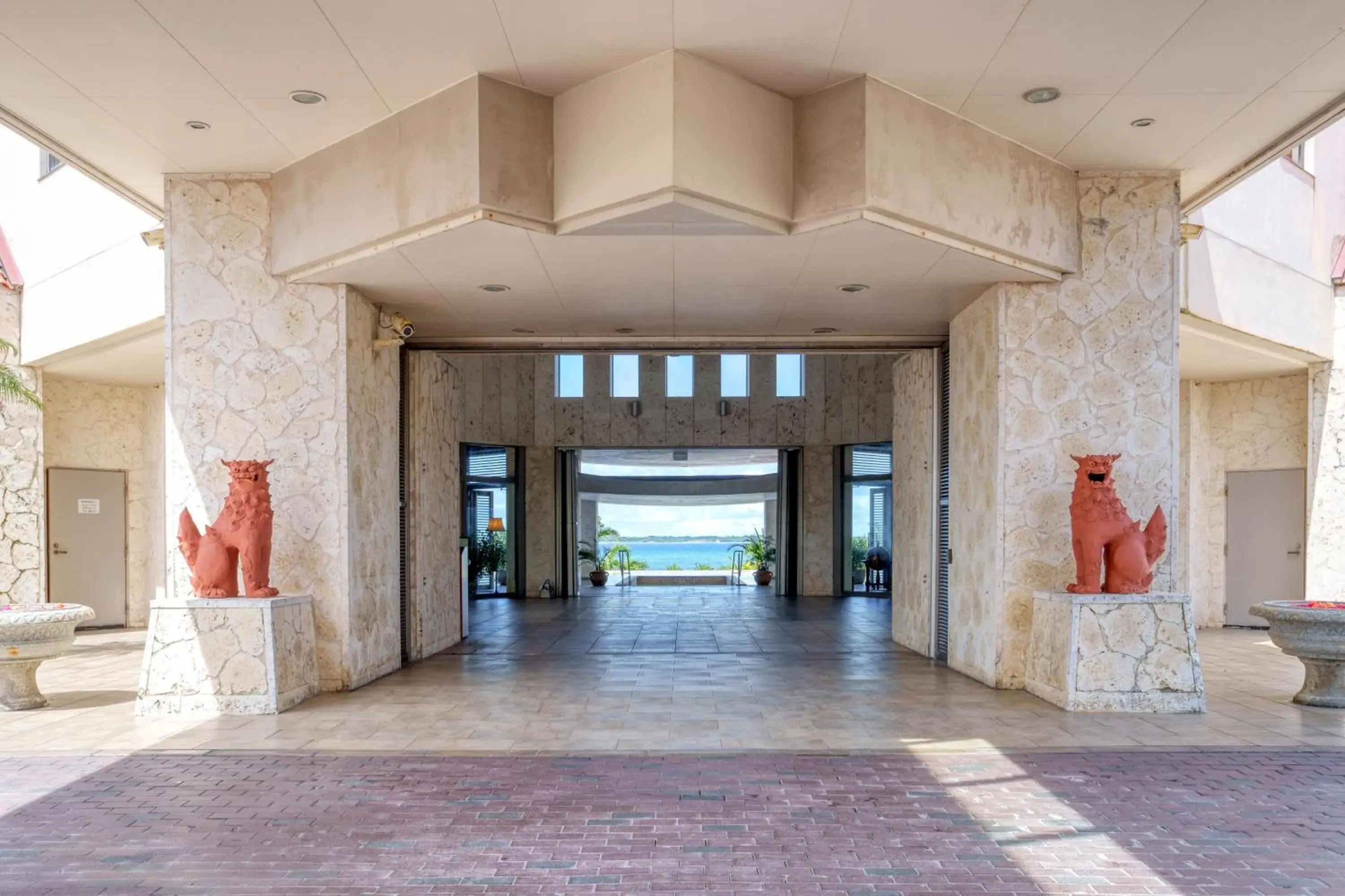 Facade/entrance in GRANDVRIORESORT ISHIGAKIJIMA Ocean's Wing & Villa Garden Facade/entrance in GRANDVRIORESORT ISHIGAKIJIMA Ocean's Wing & Villa Garden