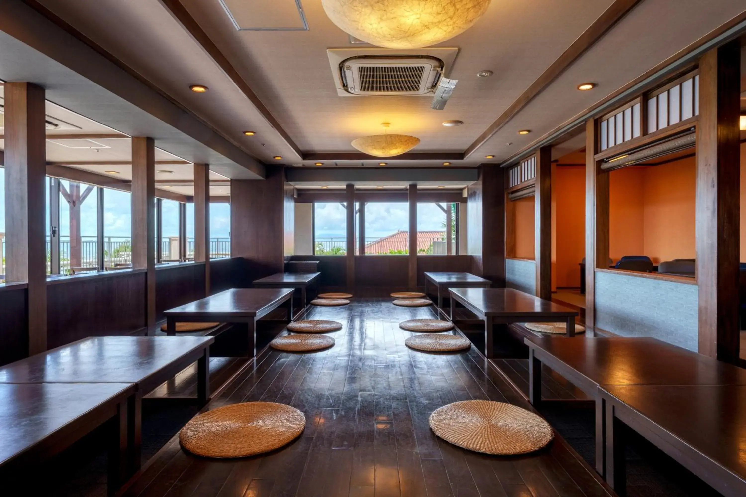 Restaurant/places to eat in GRANDVRIORESORT ISHIGAKIJIMA Ocean's Wing & Villa Garden Restaurant/places to eat in GRANDVRIORESORT ISHIGAKIJIMA Ocean's Wing & Villa Garden