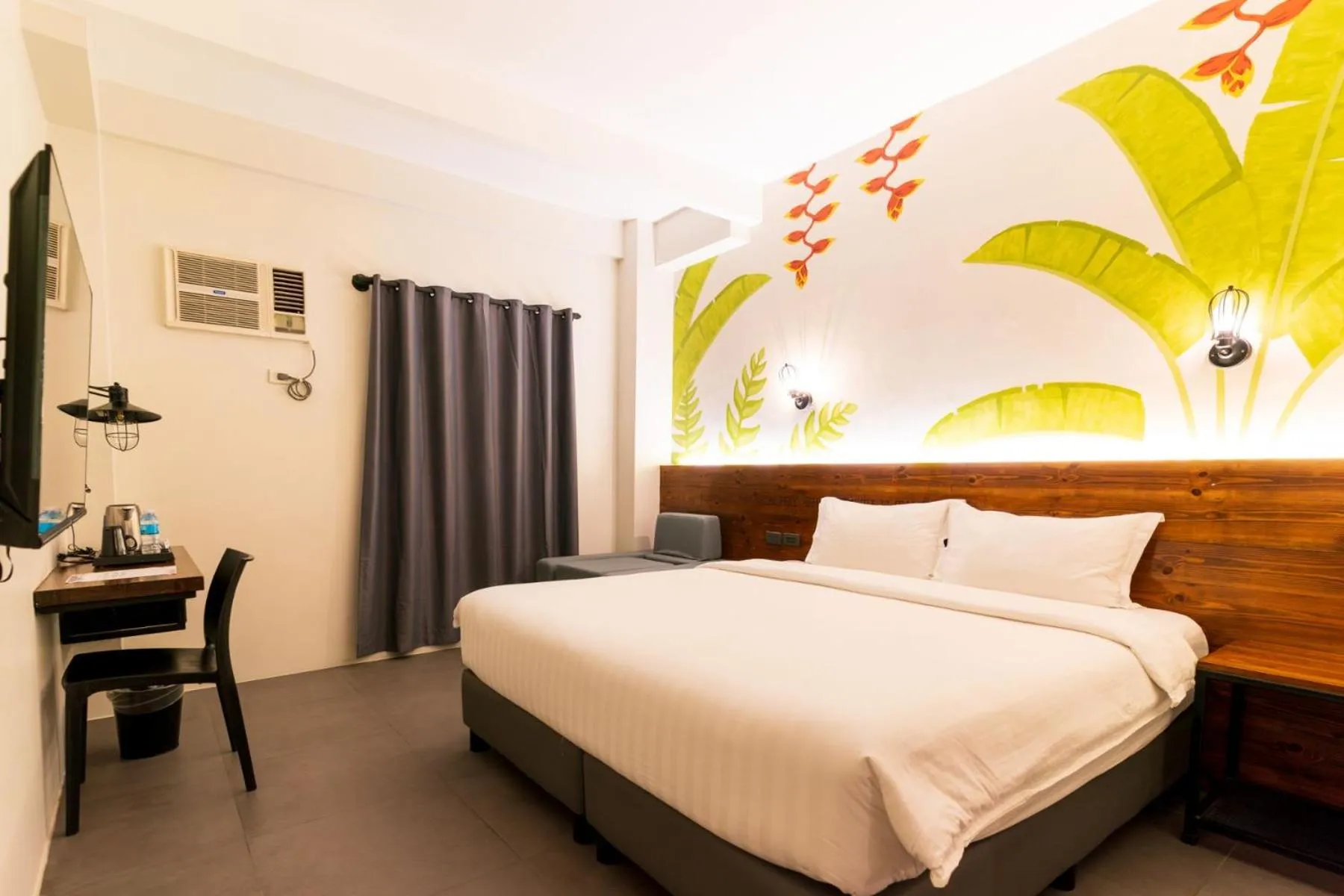 Bedroom, Bed in U Hotels Makati