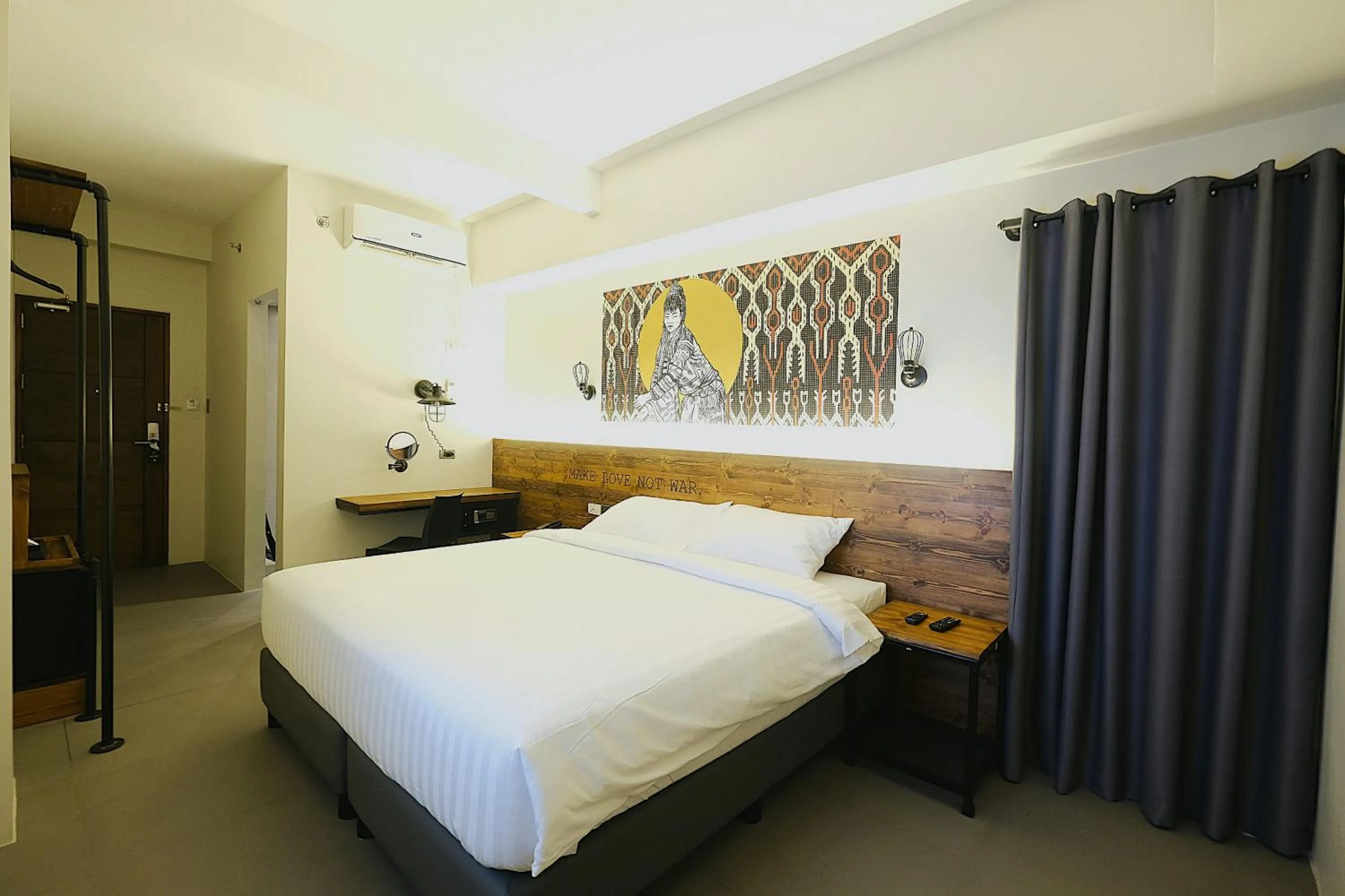 Bedroom, Bed in U Hotels Makati