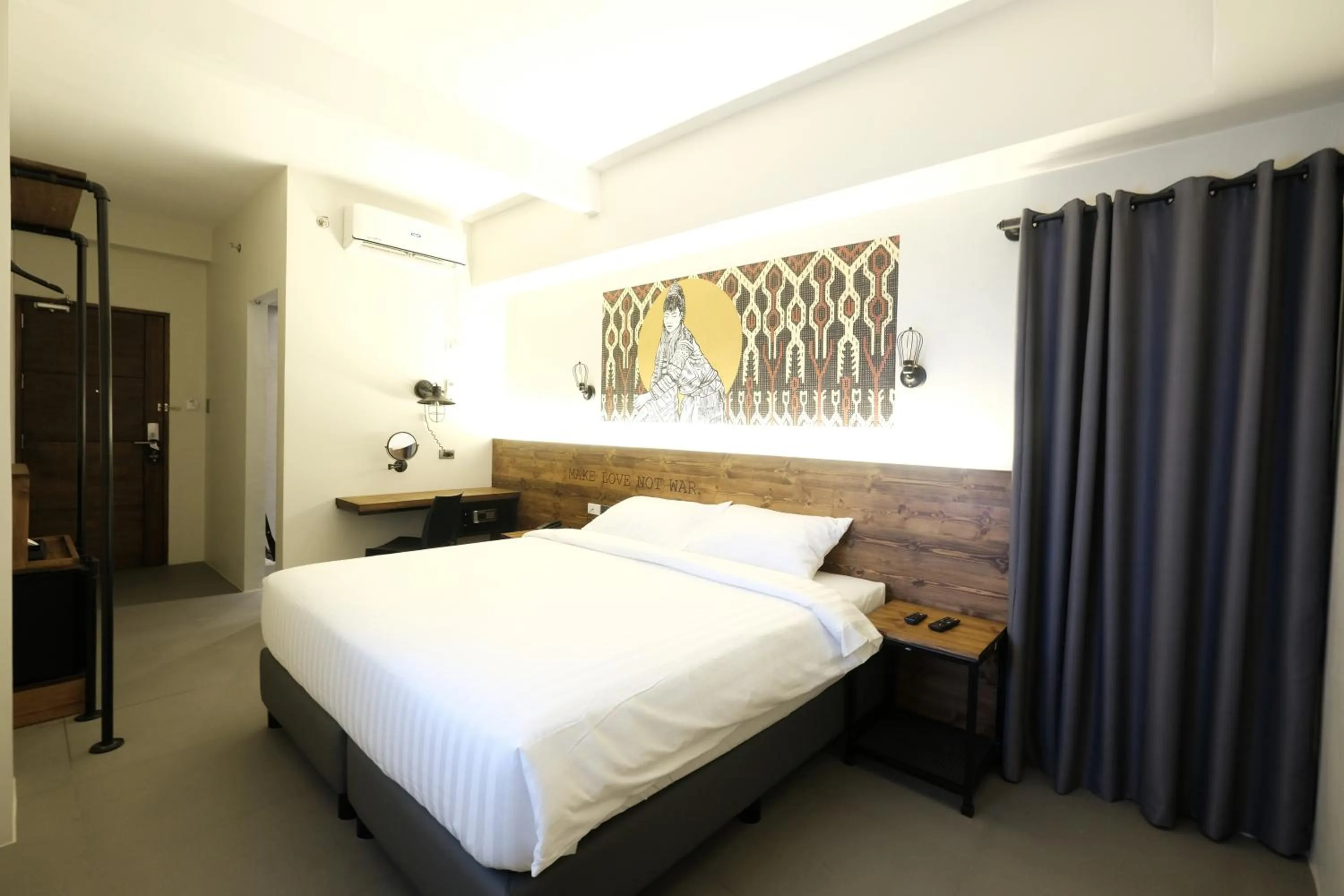 Bed in U Hotels Makati