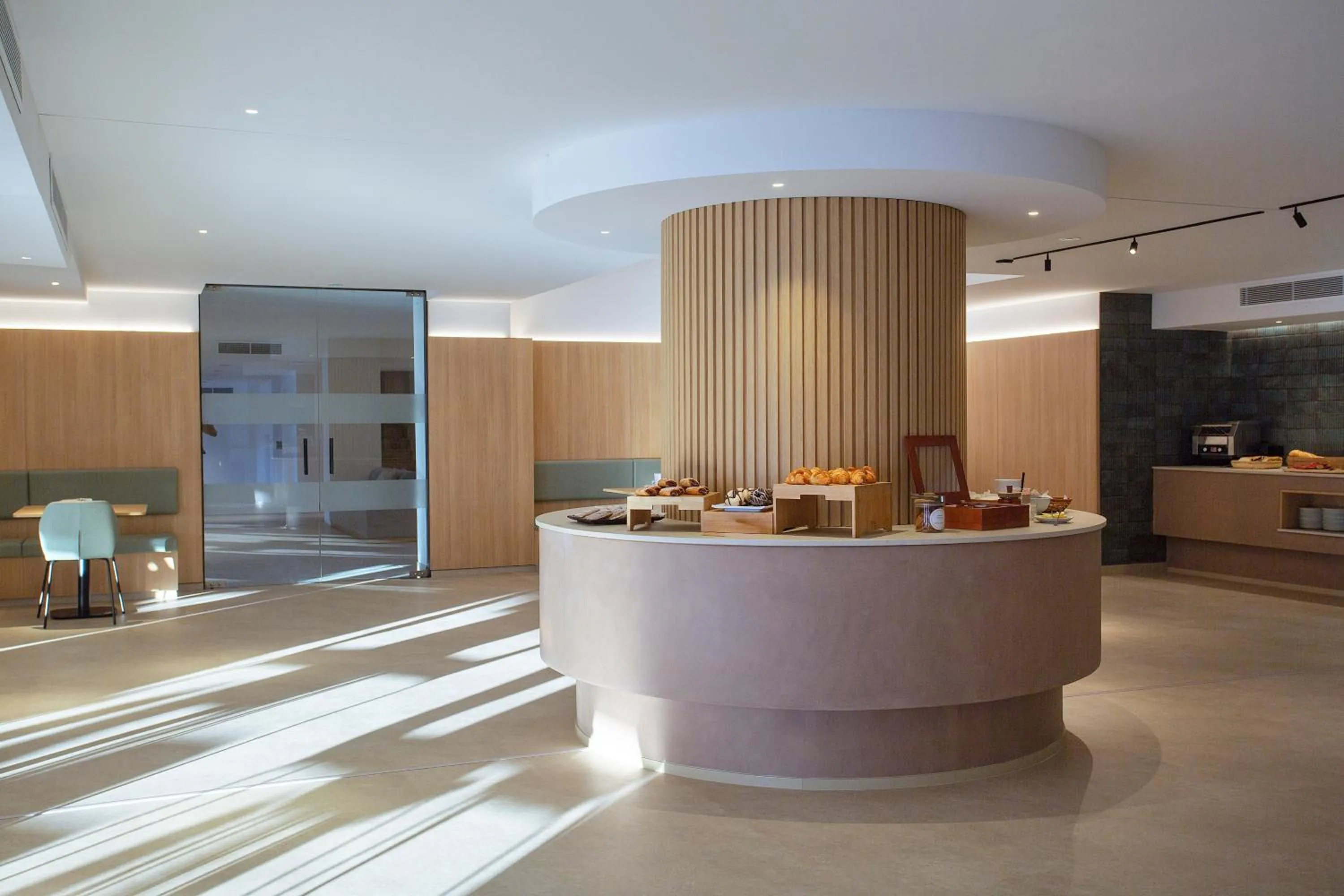 Restaurant/places to eat in Aparthotel Novo Mar