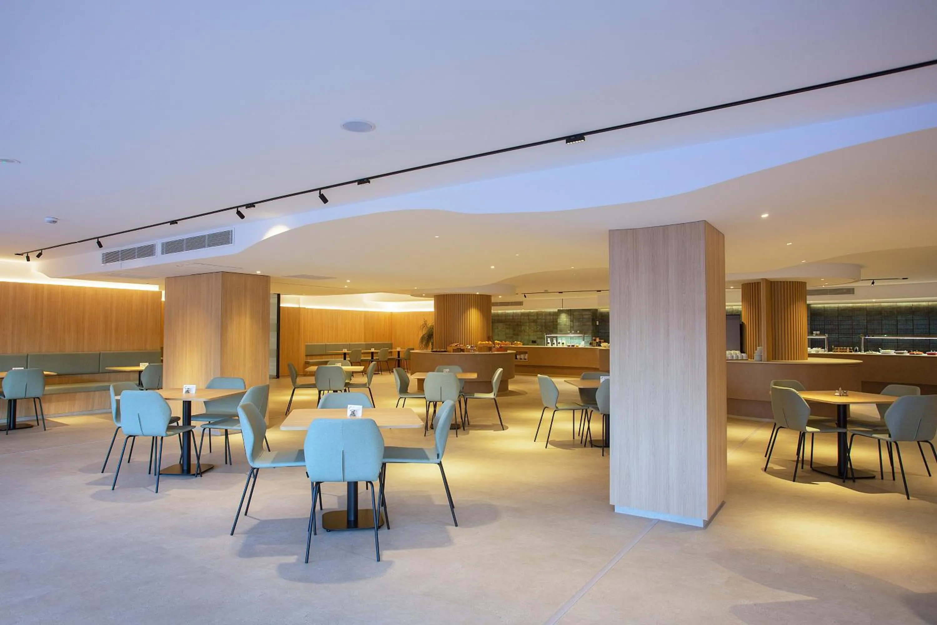 Restaurant/places to eat in Aparthotel Novo Mar