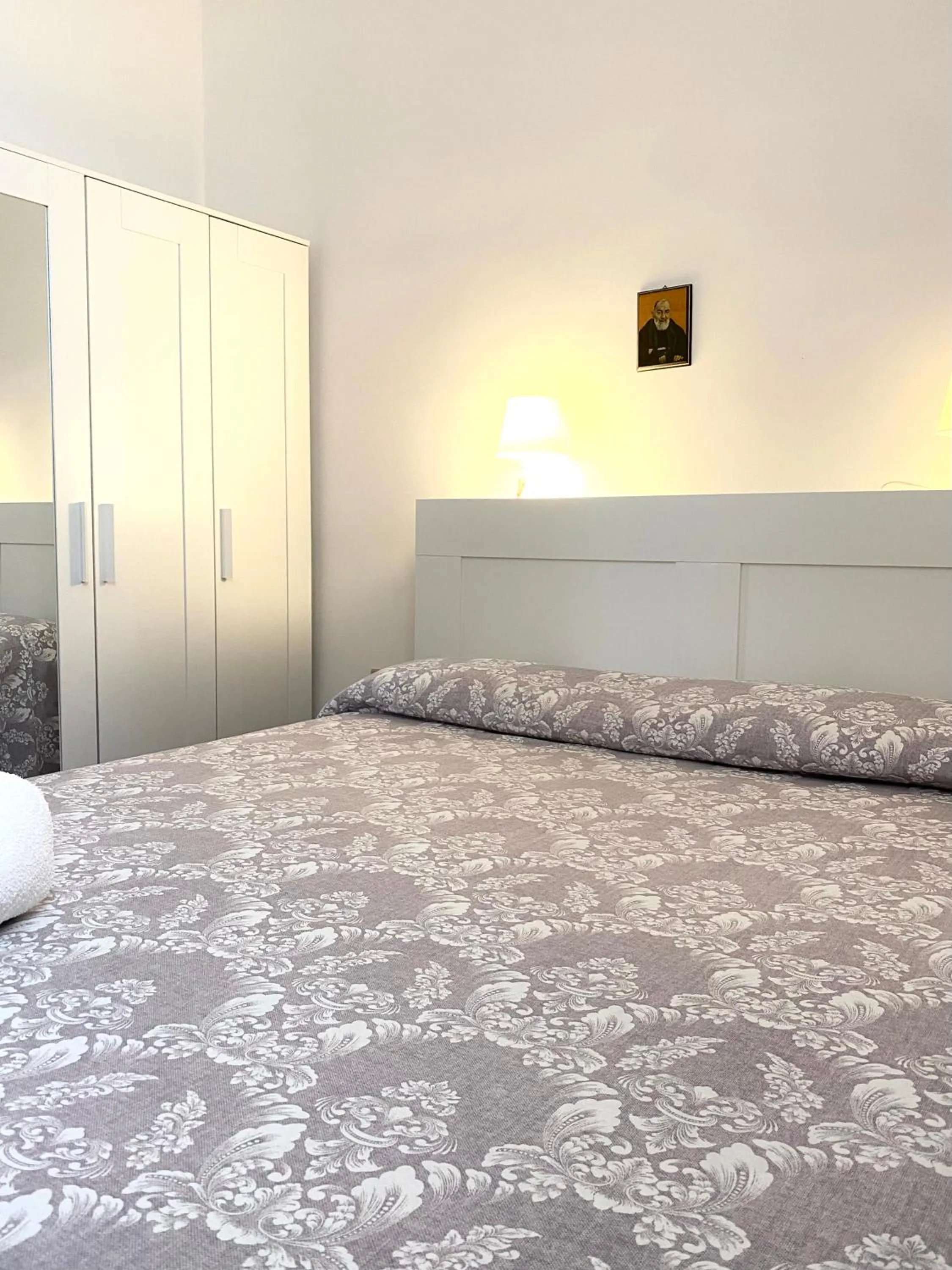 Photo of the whole room, Bed in Villa Marhù