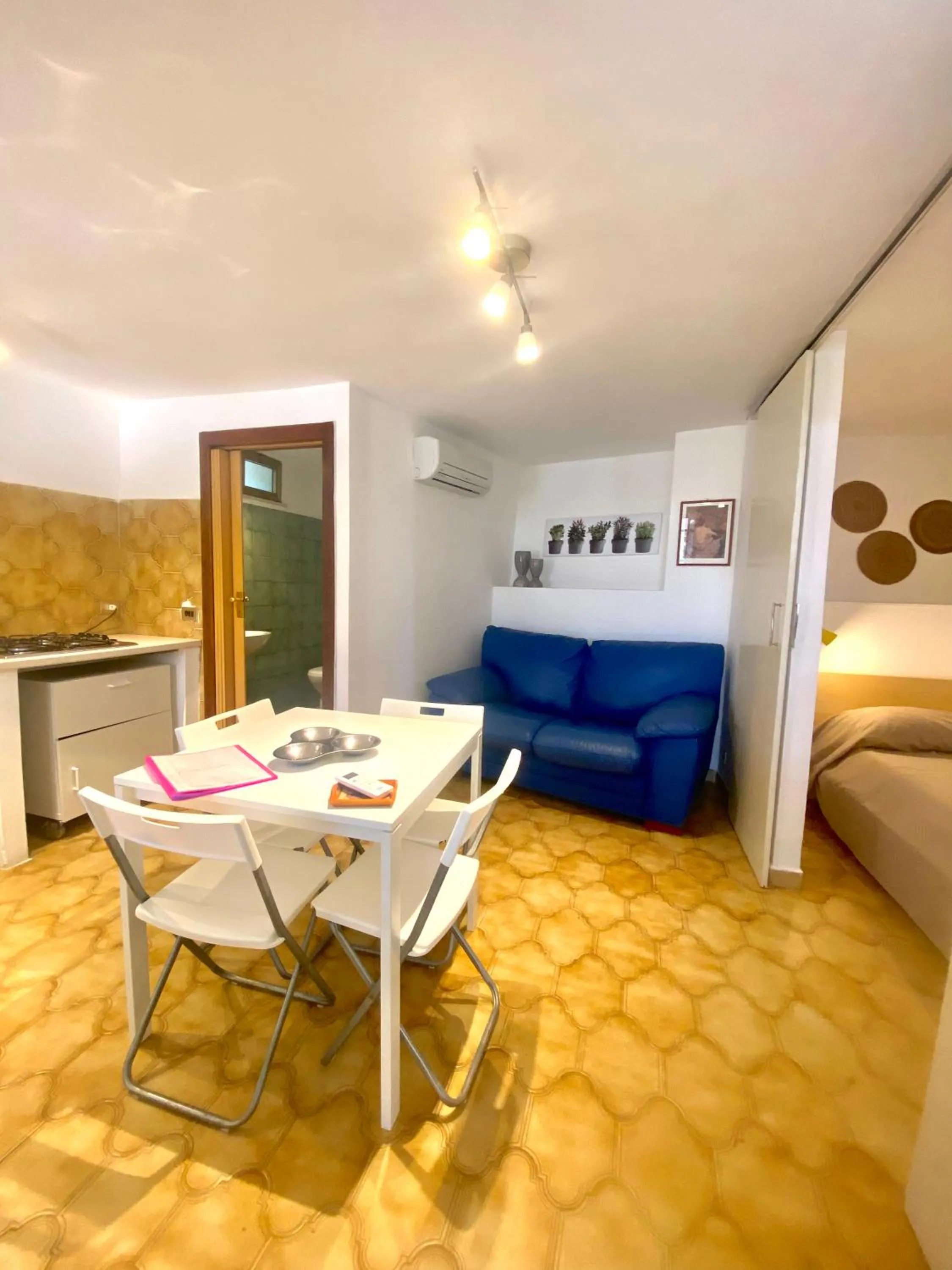 Dining area, Bed in Villa Marhù