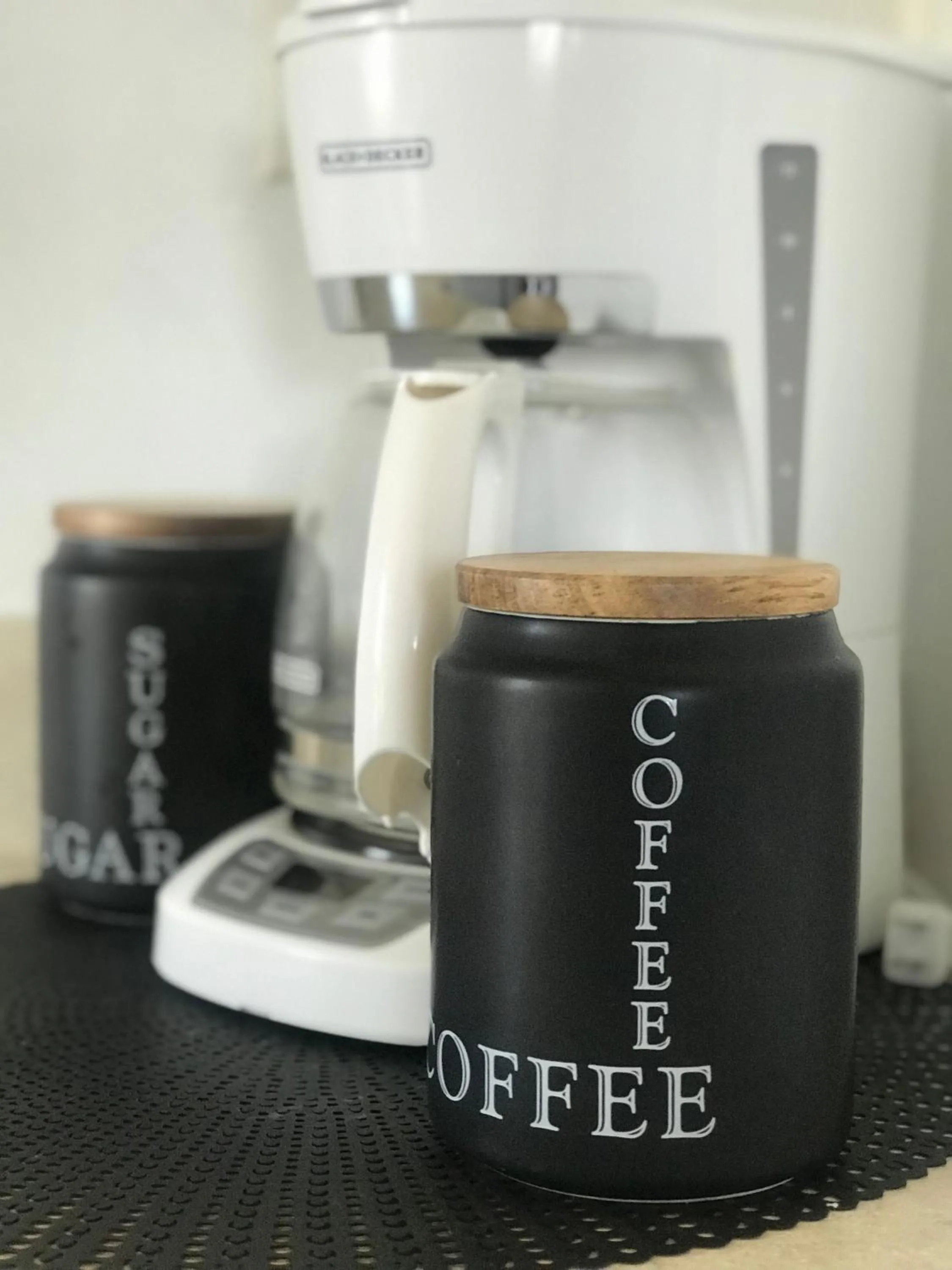 Coffee/tea facilities in Center Street Villas