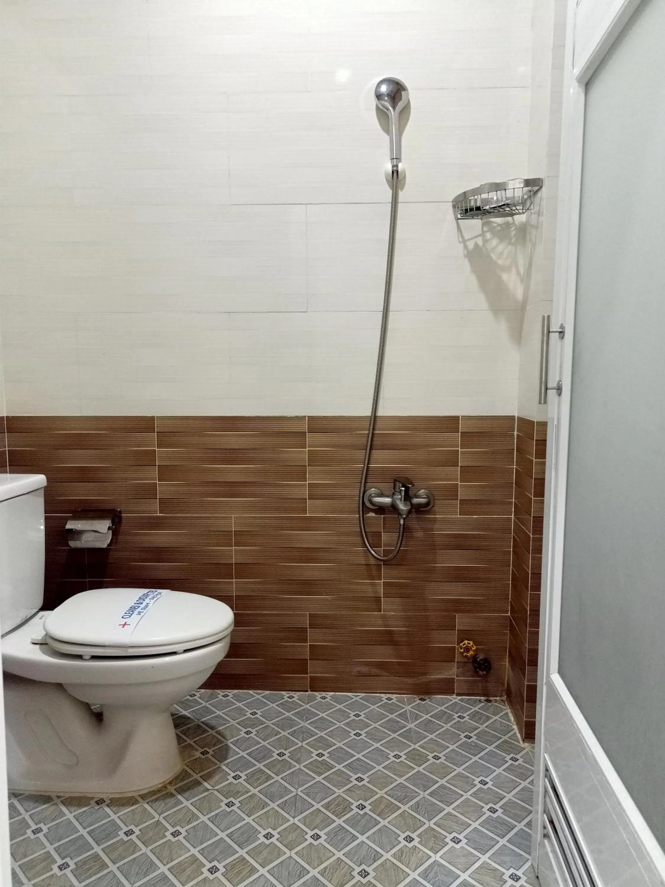 Shower in VẠN LỘC HOTEL