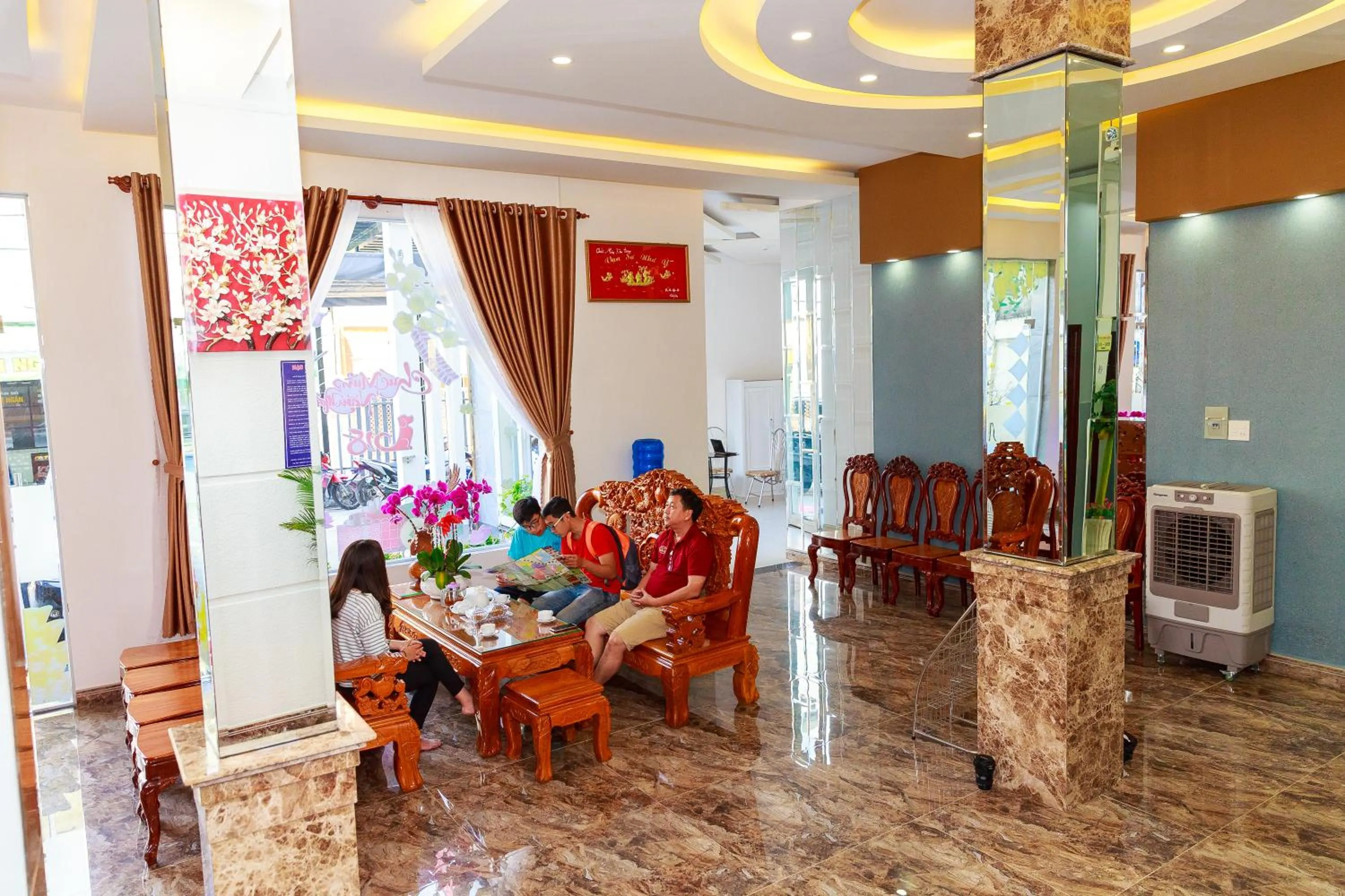 VẠN LỘC HOTEL
