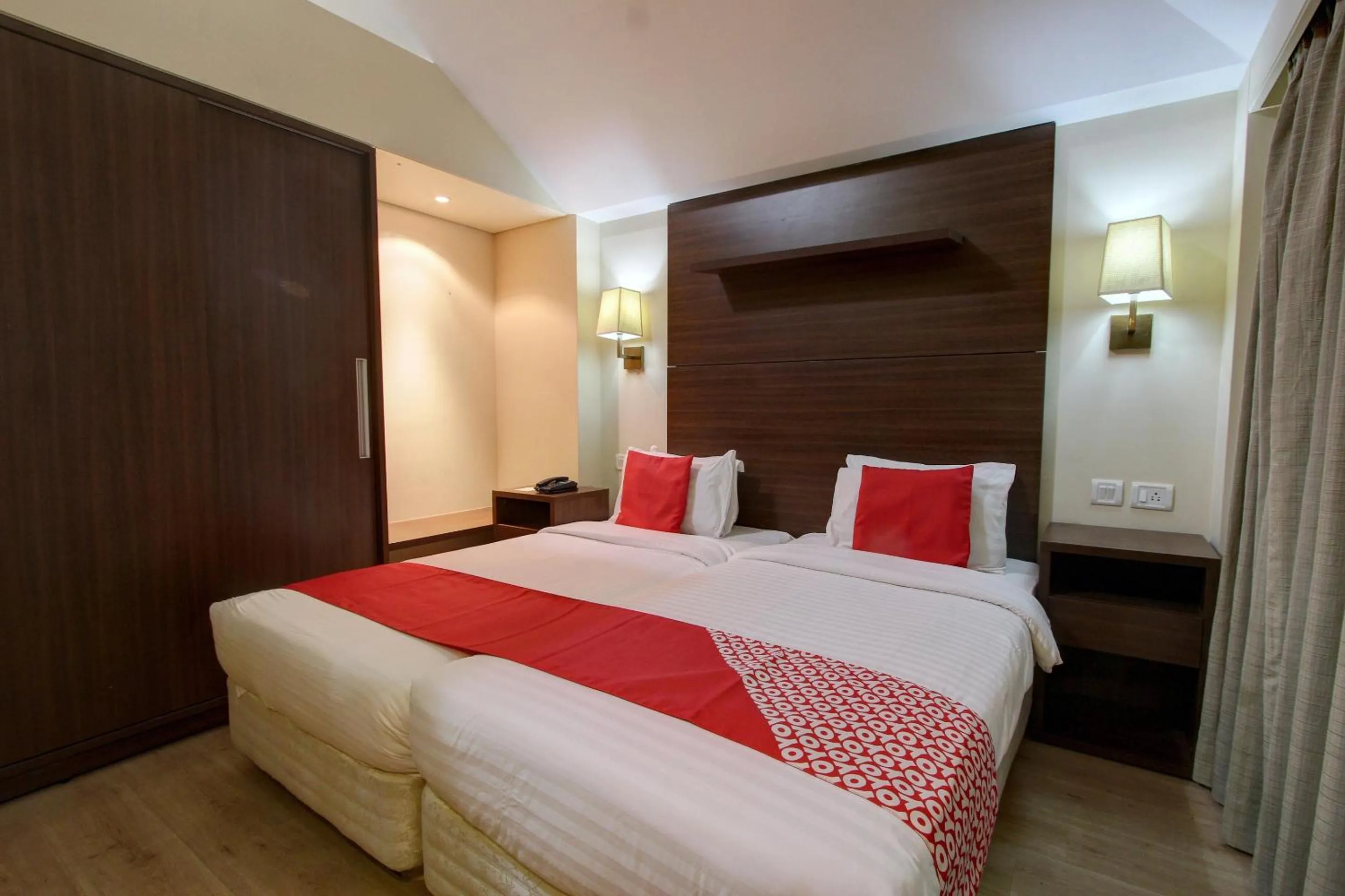 Bedroom, Bed in Golden Amoon Resort