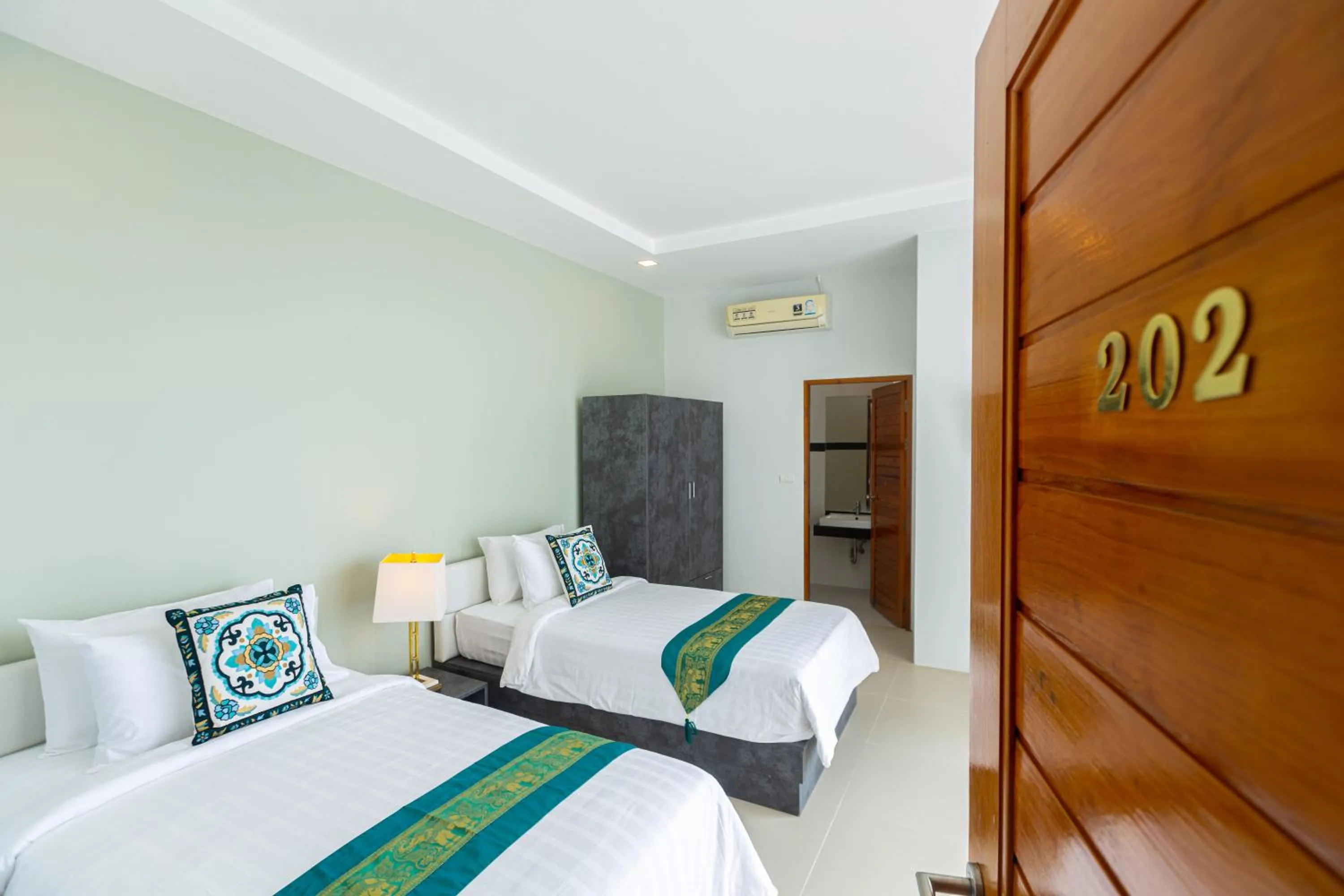 Bed in Rossarin Sea View Patong