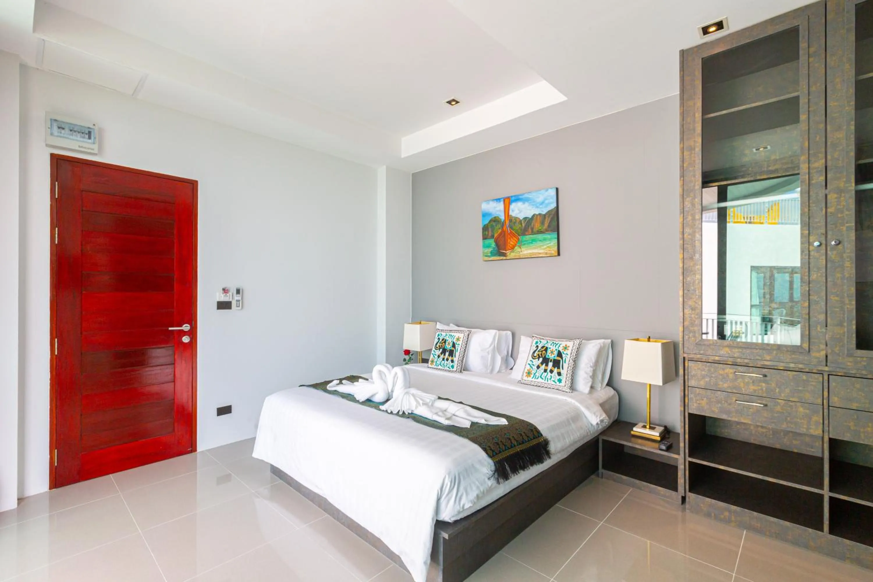 Bed in Rossarin Sea View Patong