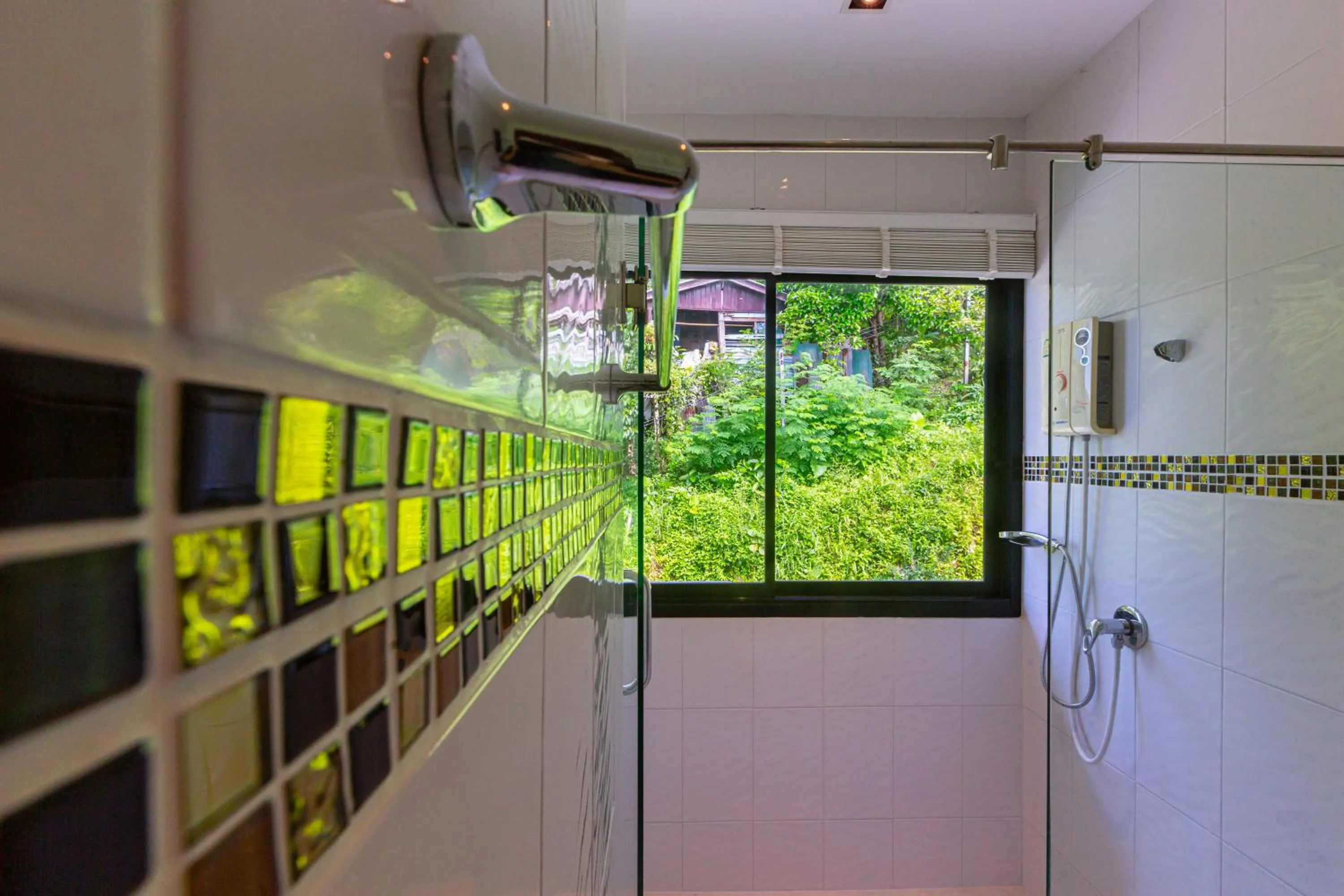 Shower in Rossarin Sea View Patong