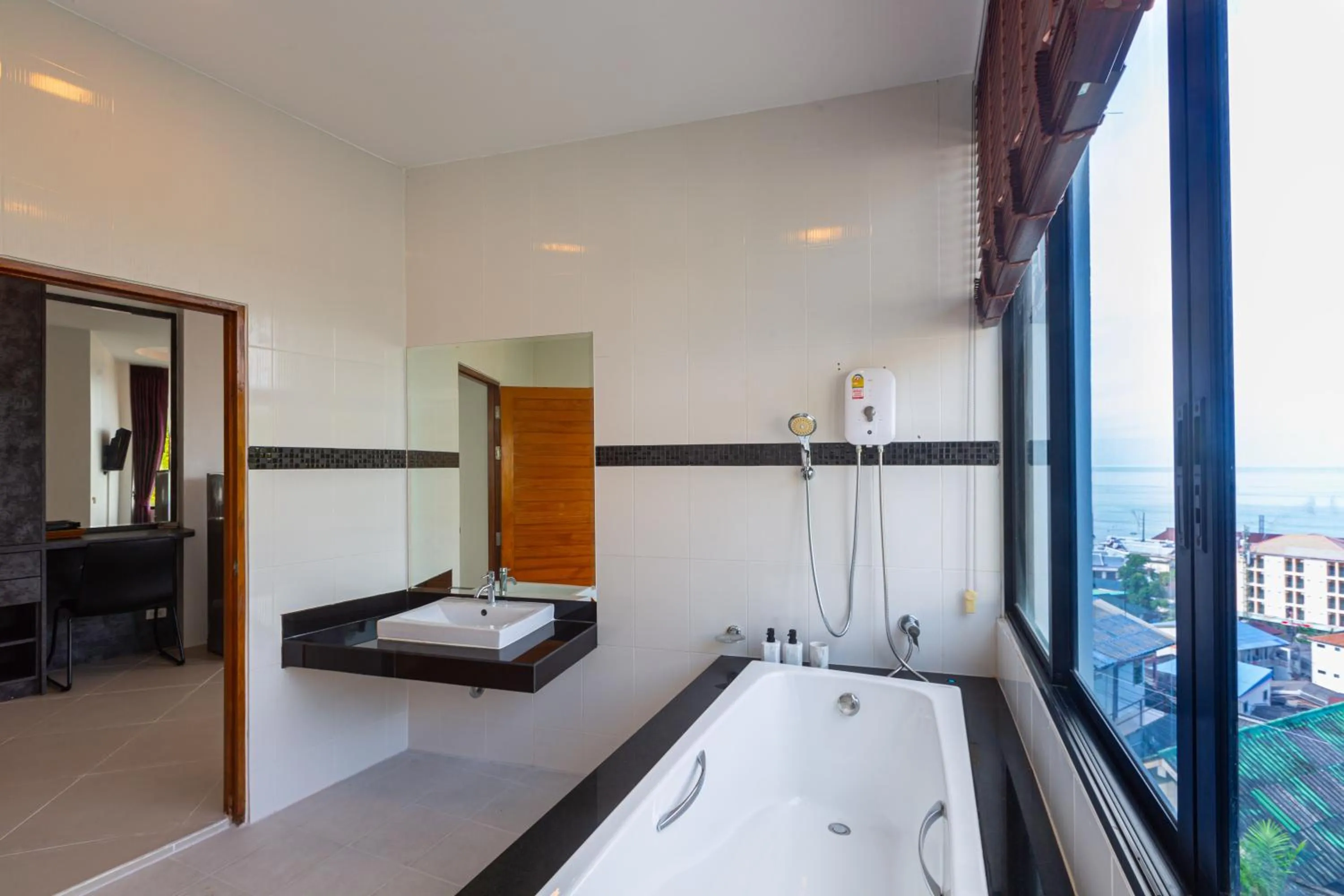 Bath, Bed in Rossarin Sea View Patong