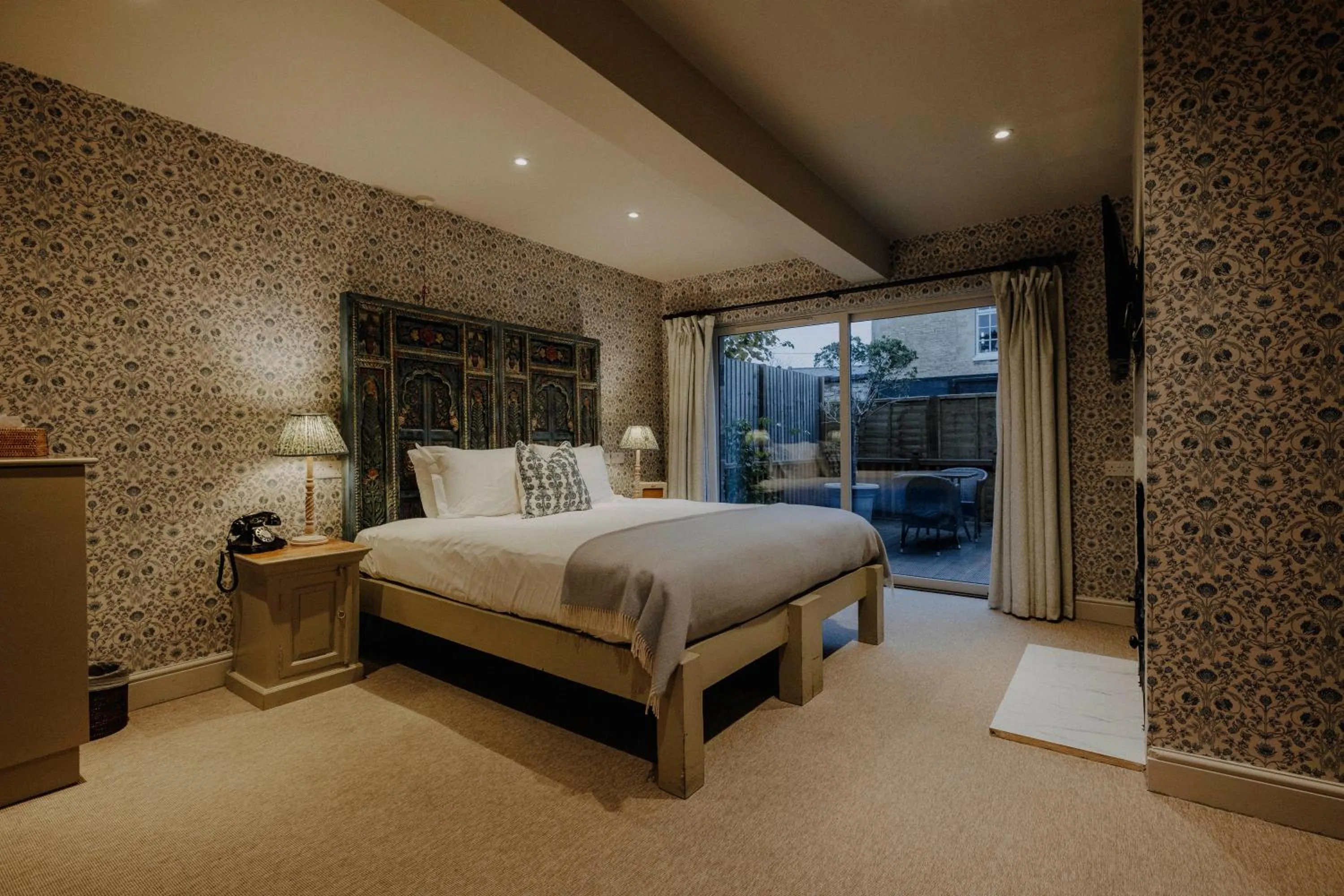 Bedroom, Bed in The William Cecil