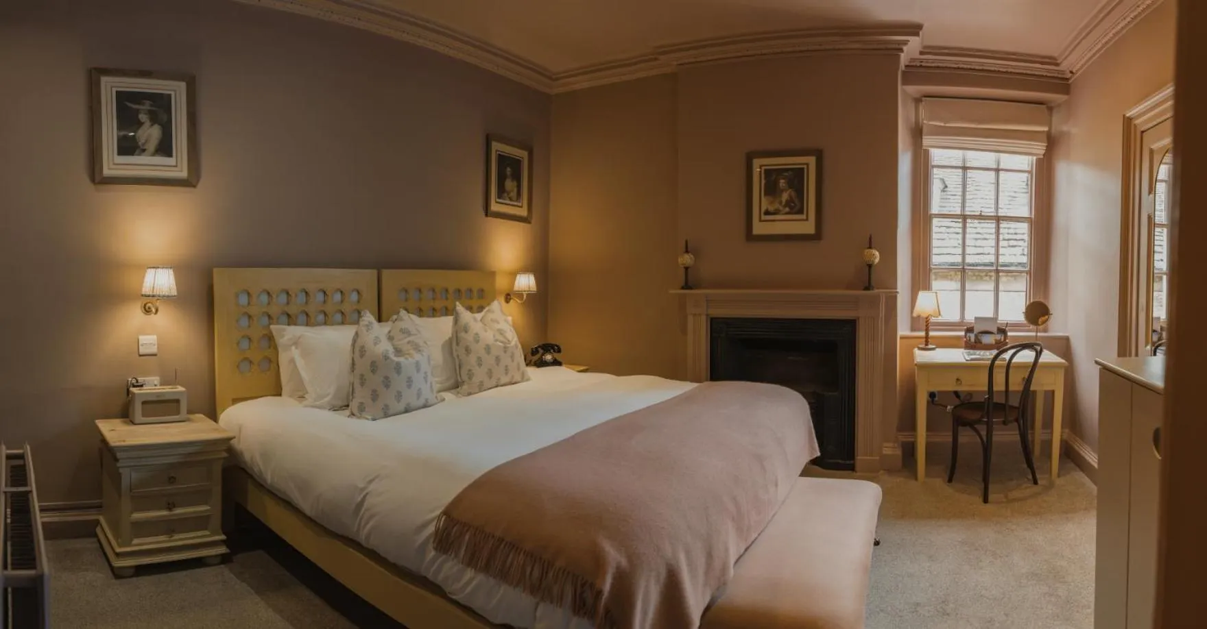 Bedroom, Bed in The William Cecil