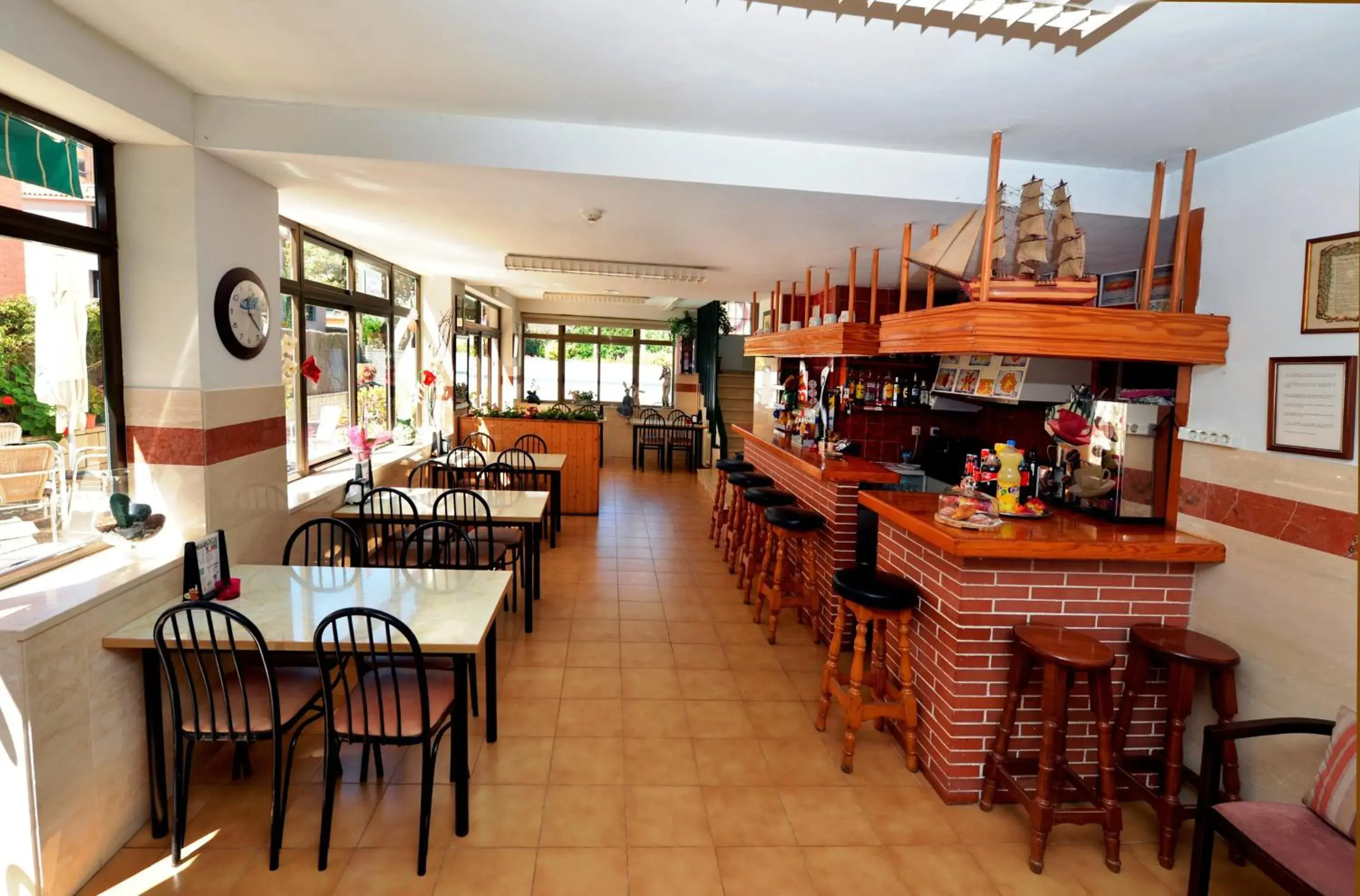 Restaurant/places to eat in Hostal Magnolia Restaurant/places to eat in Hostal Magnolia
